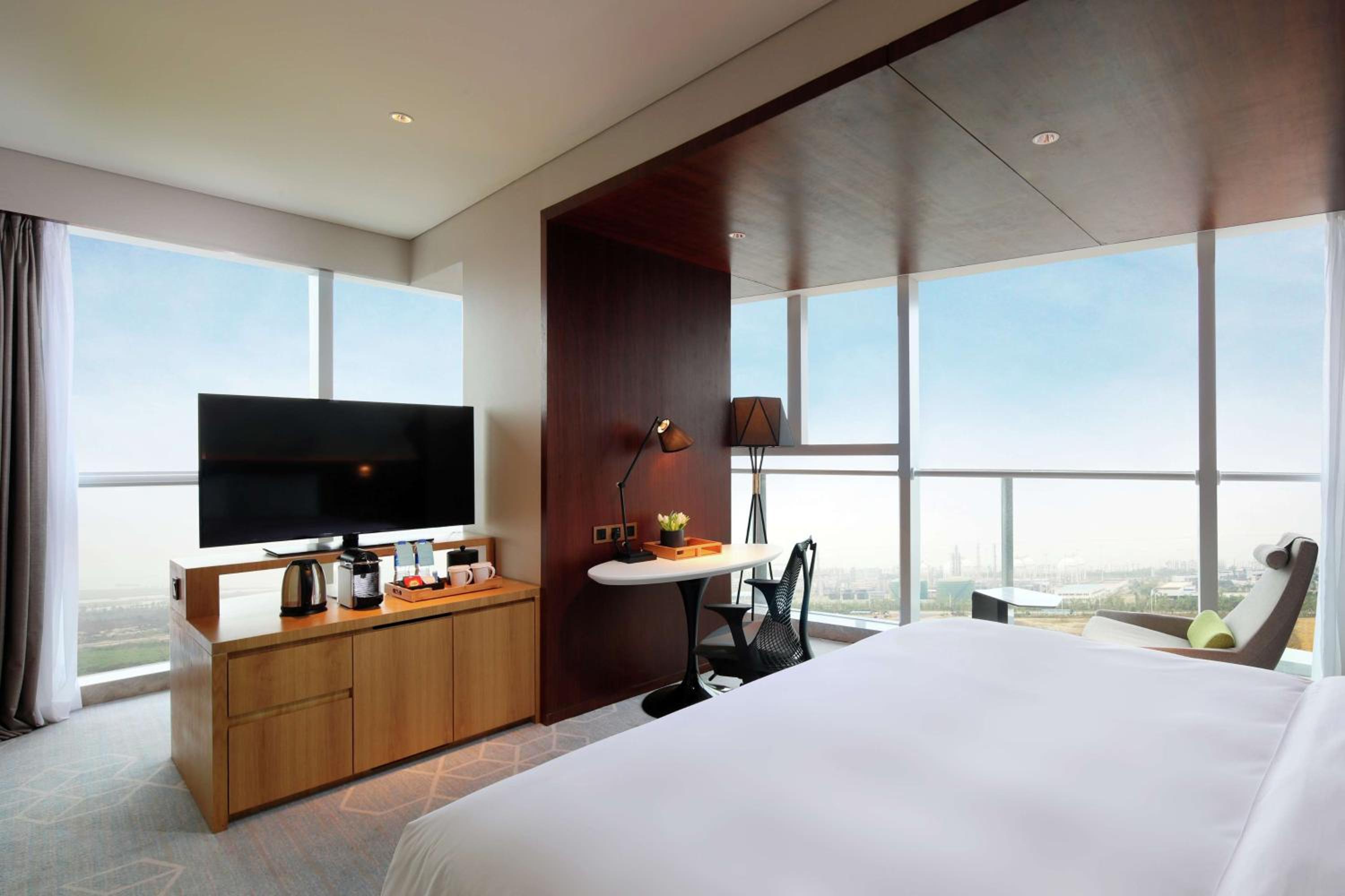 Premium King Room - Photo 2