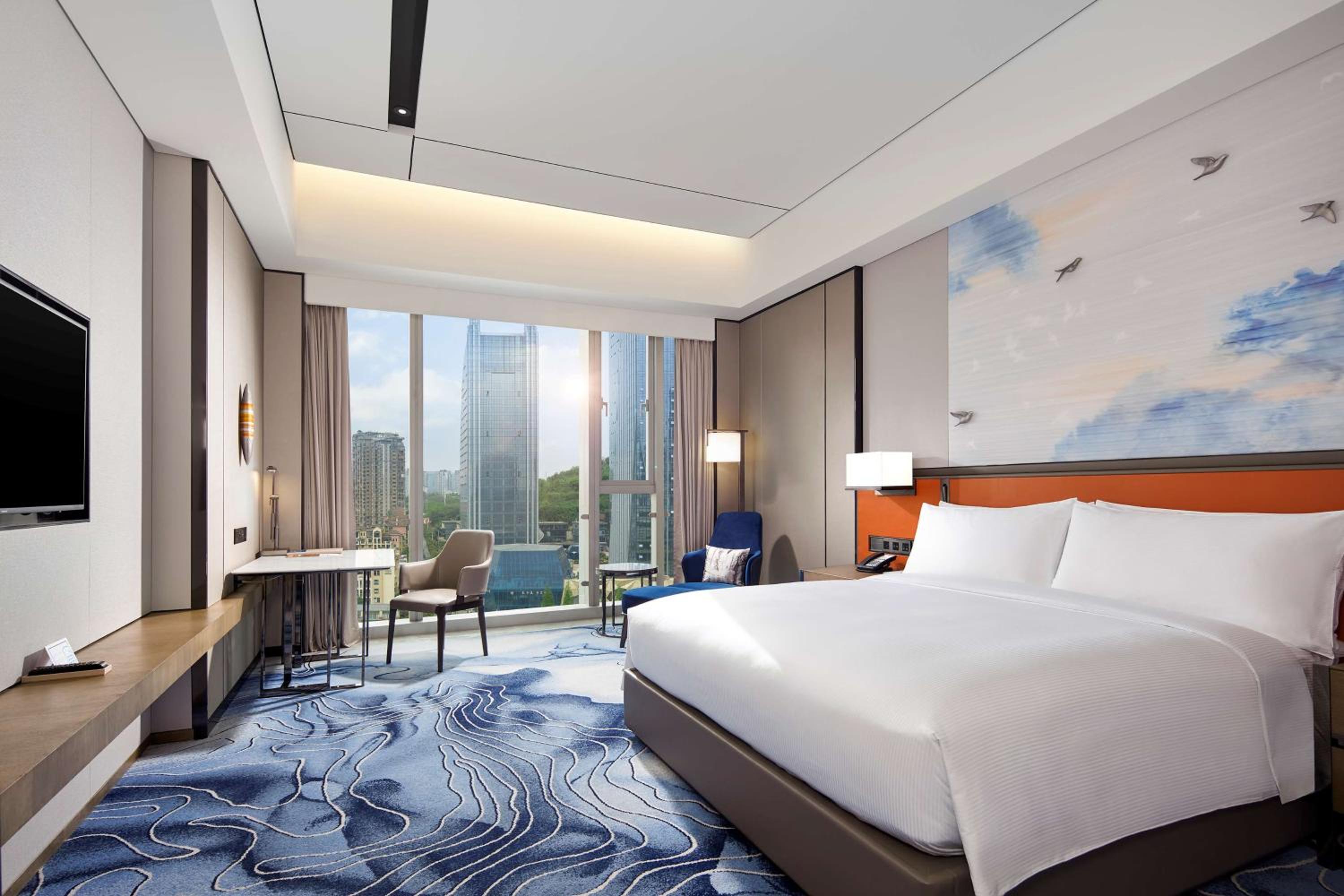 Deluxe King Room - Photo 1