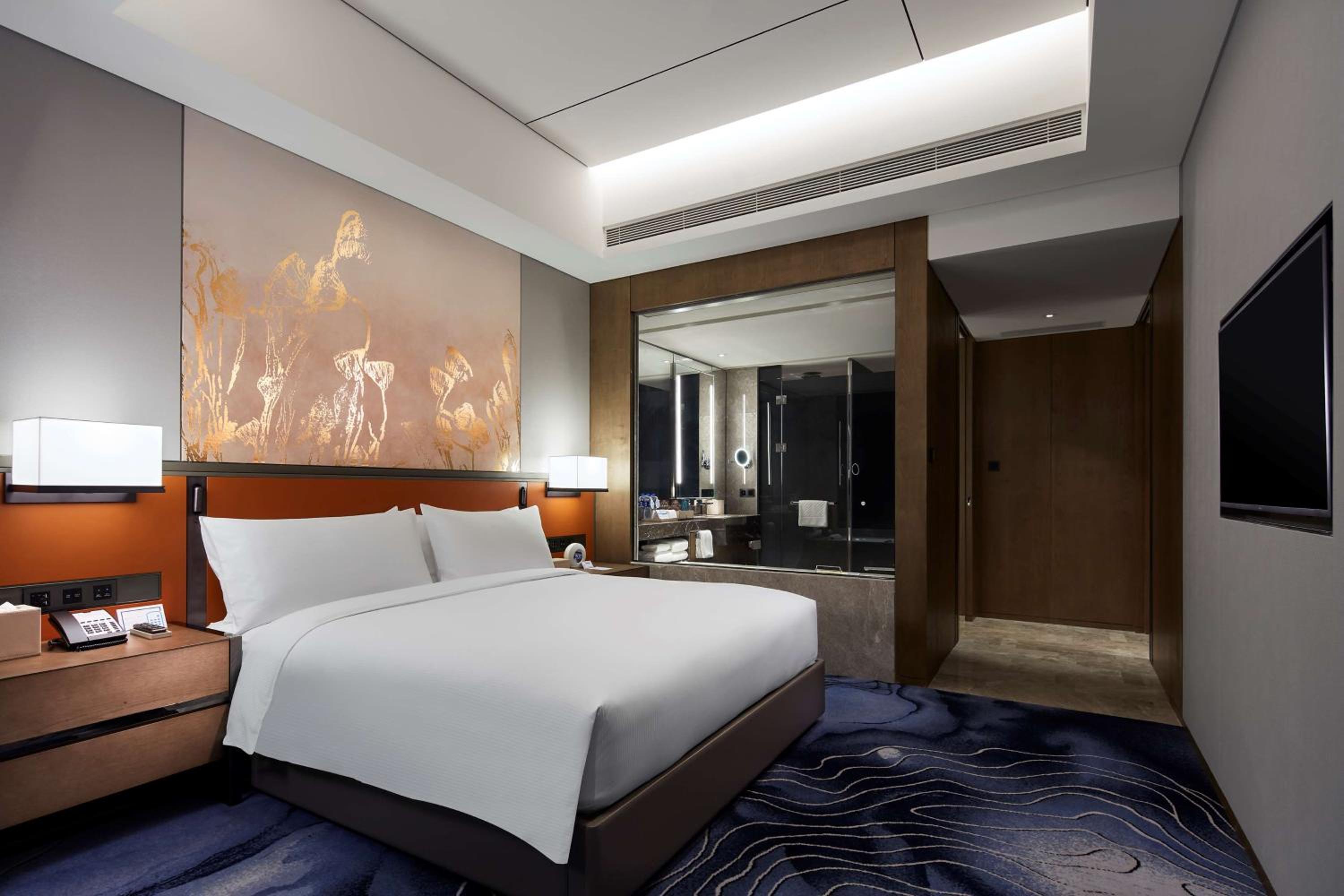 One-Bedroom King Suite