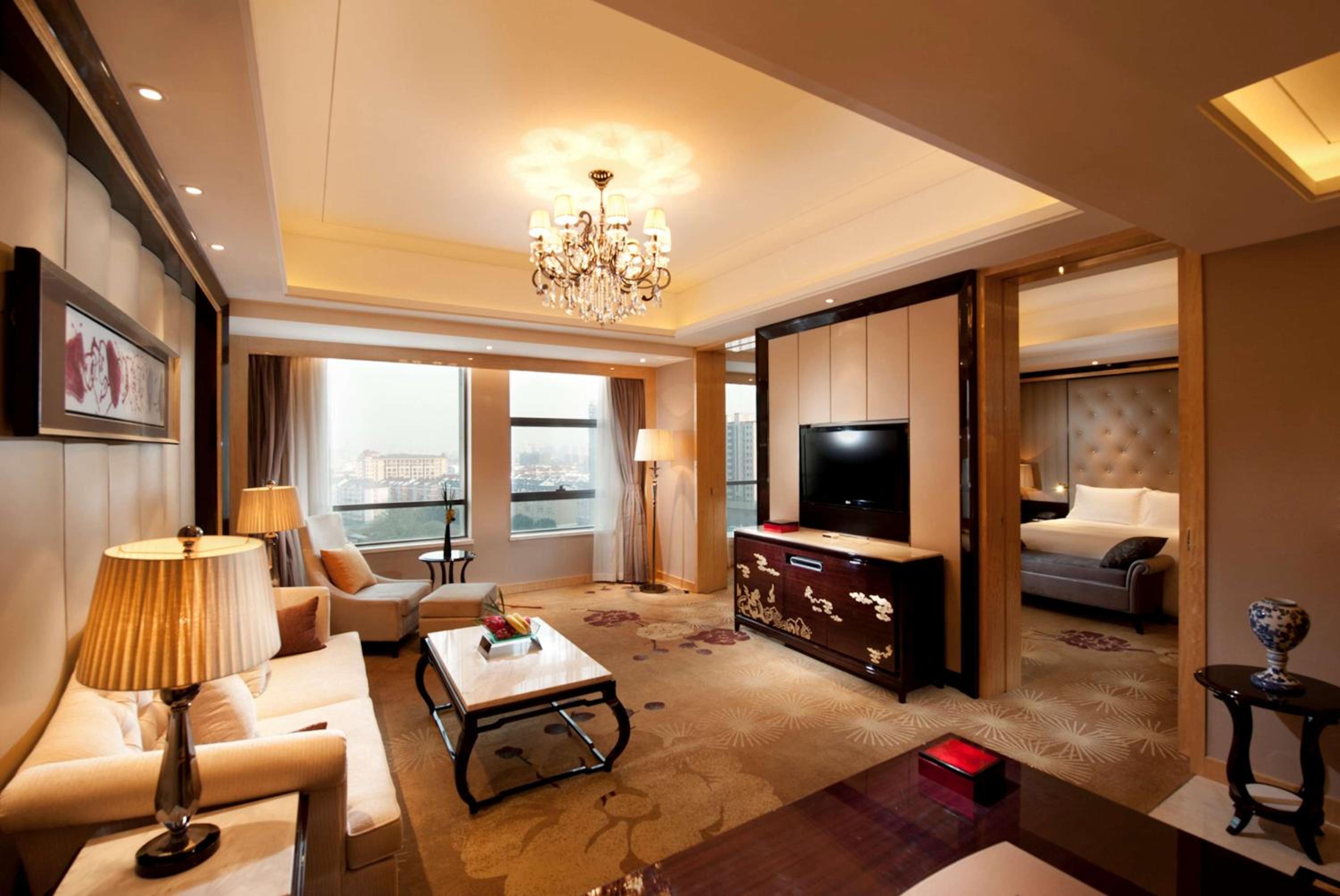 Deluxe King Suite - Lounge Access - Photo 3