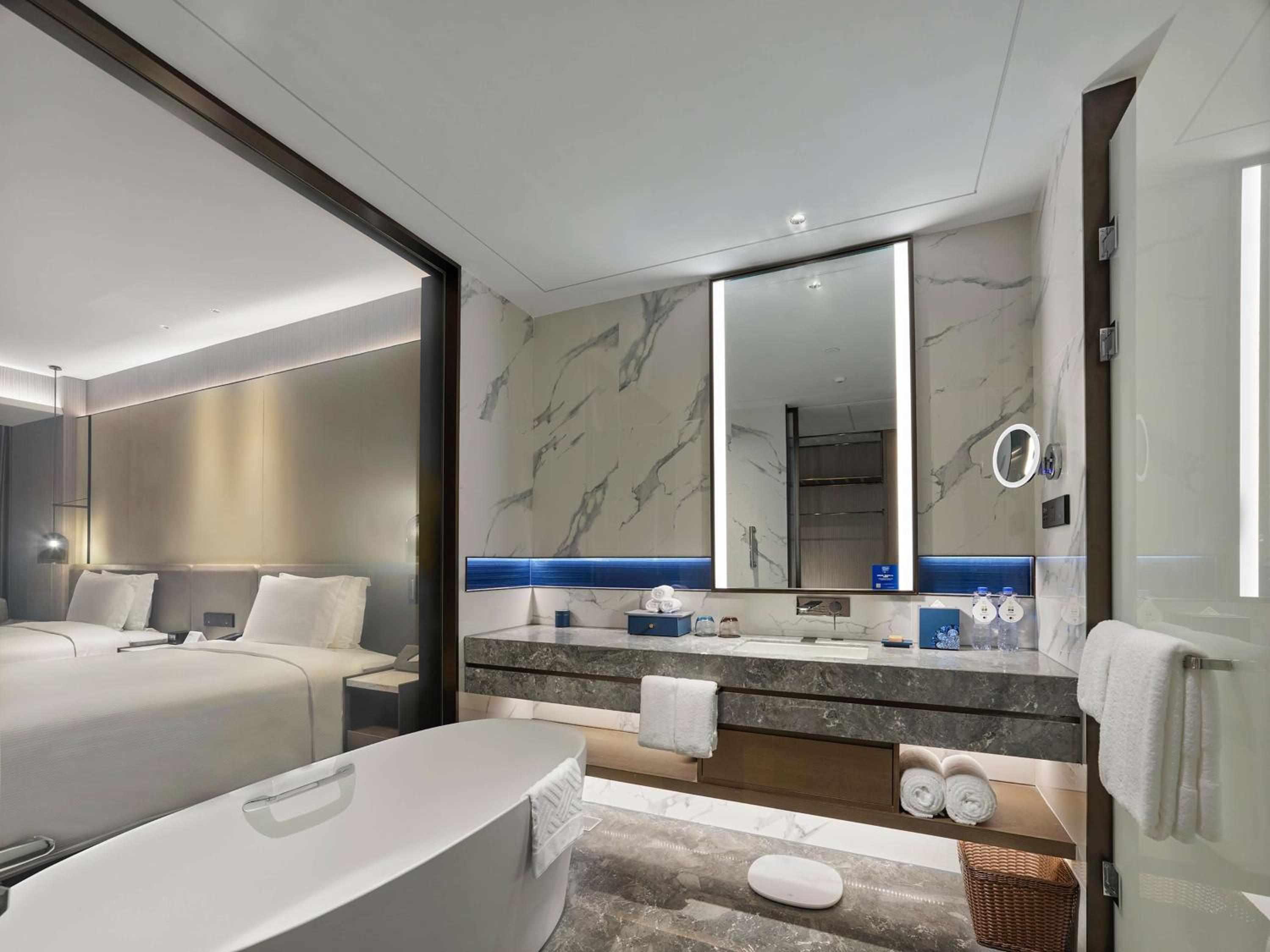Deluxe Twin Room High Floor photo 2
