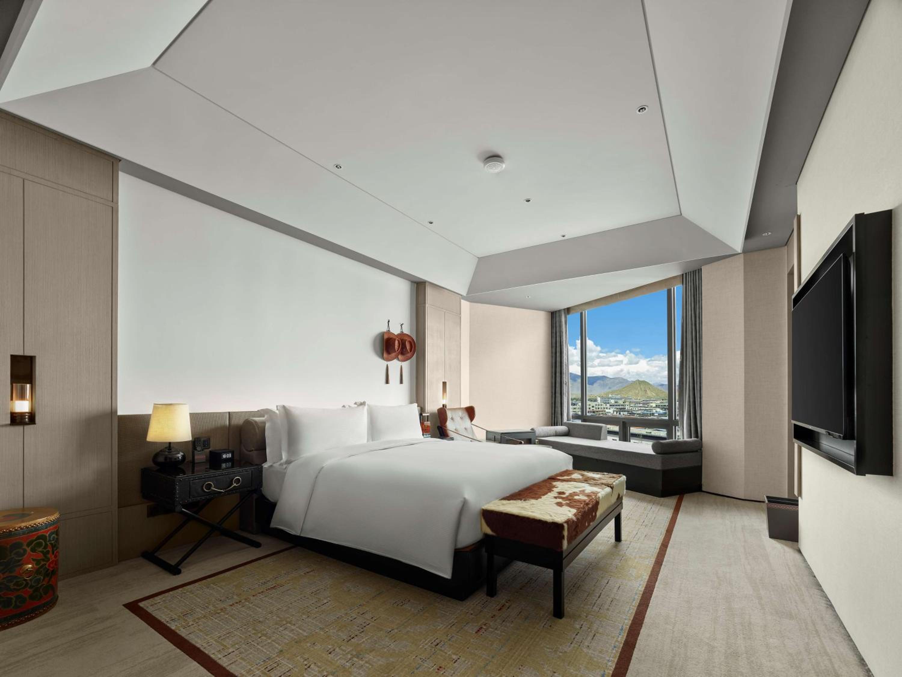 Deluxe King Suite - Photo 3