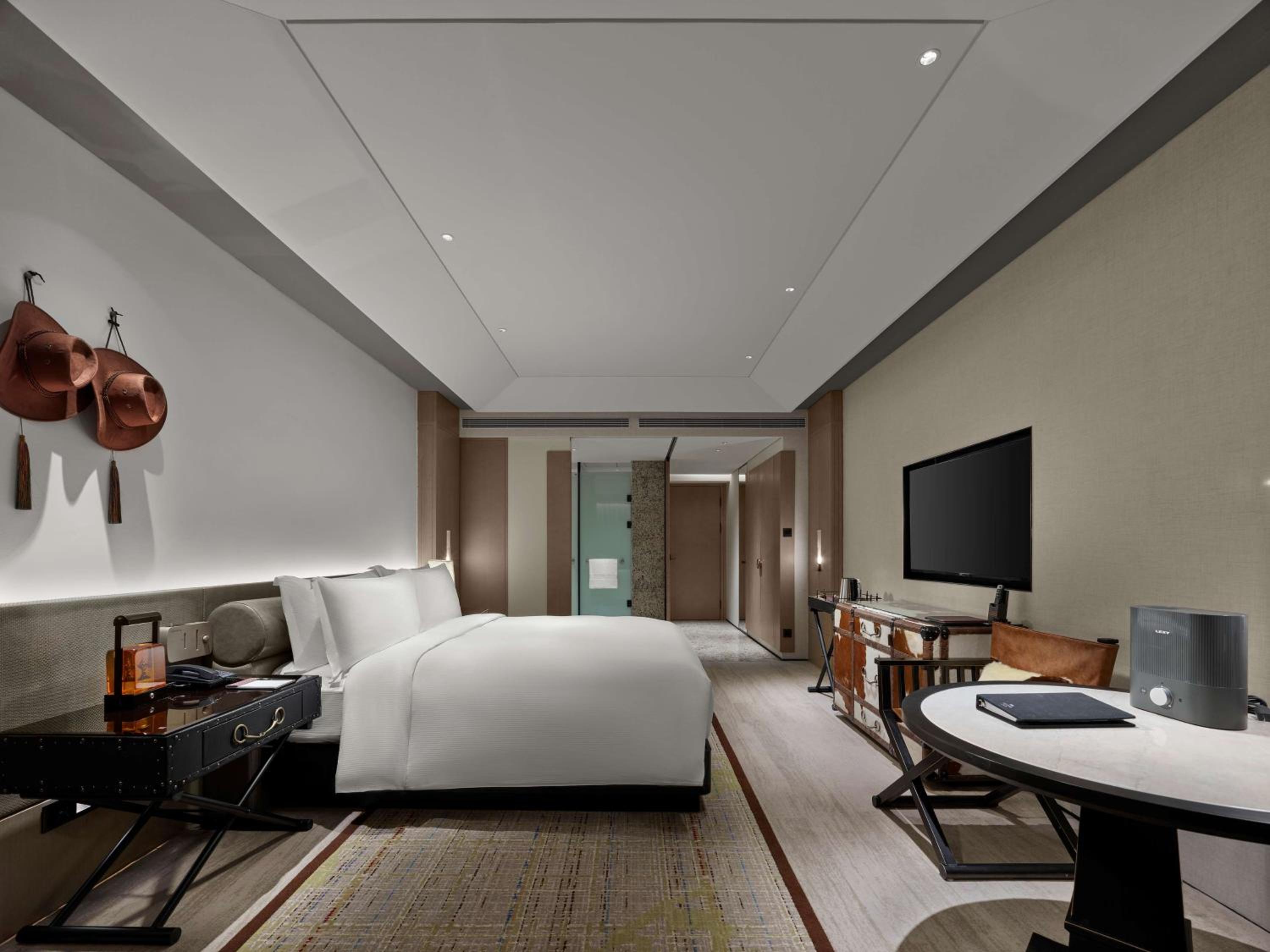 King Guest Room - Photo 1