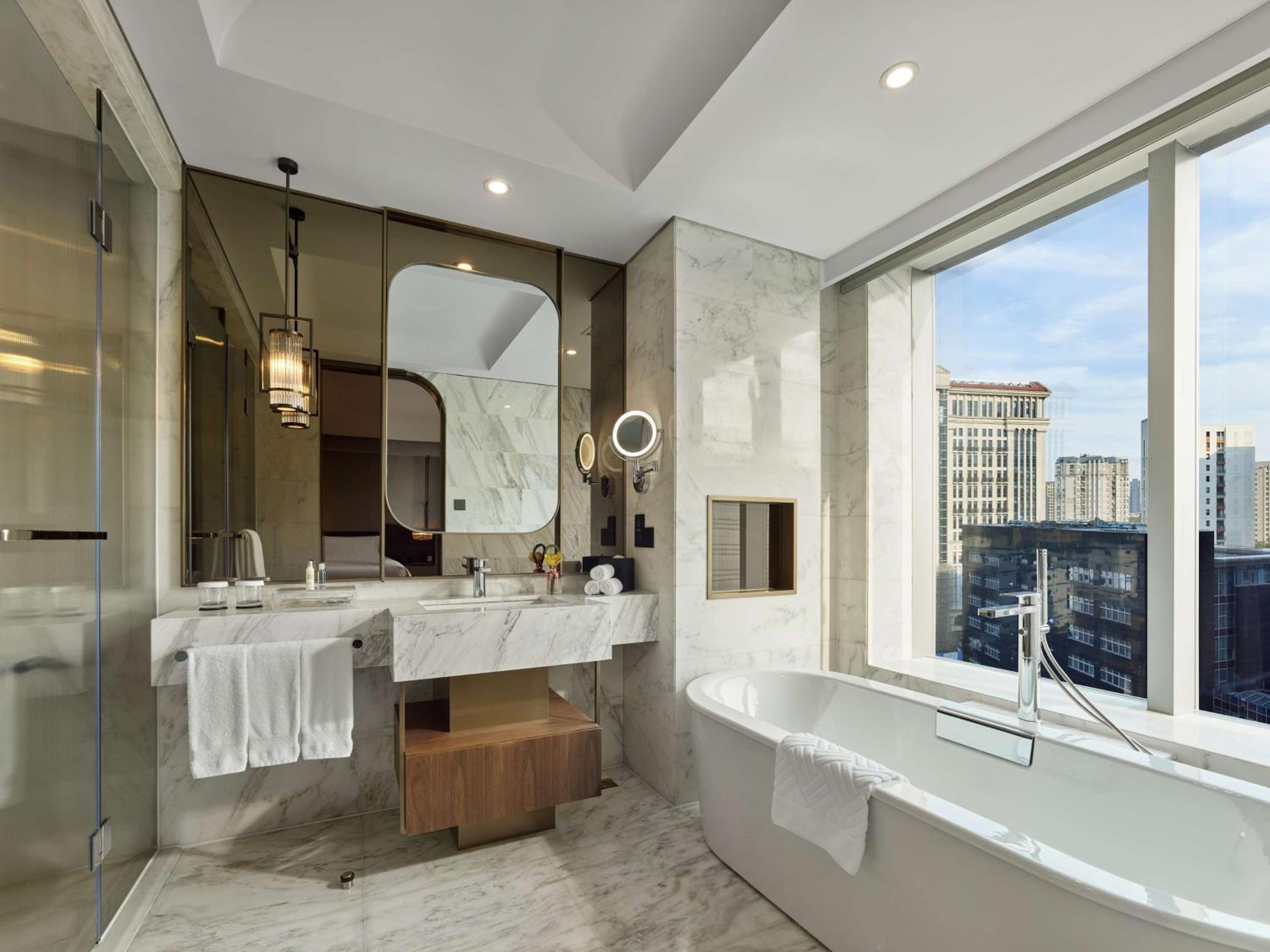 Executive Twin Room thumbnail 6