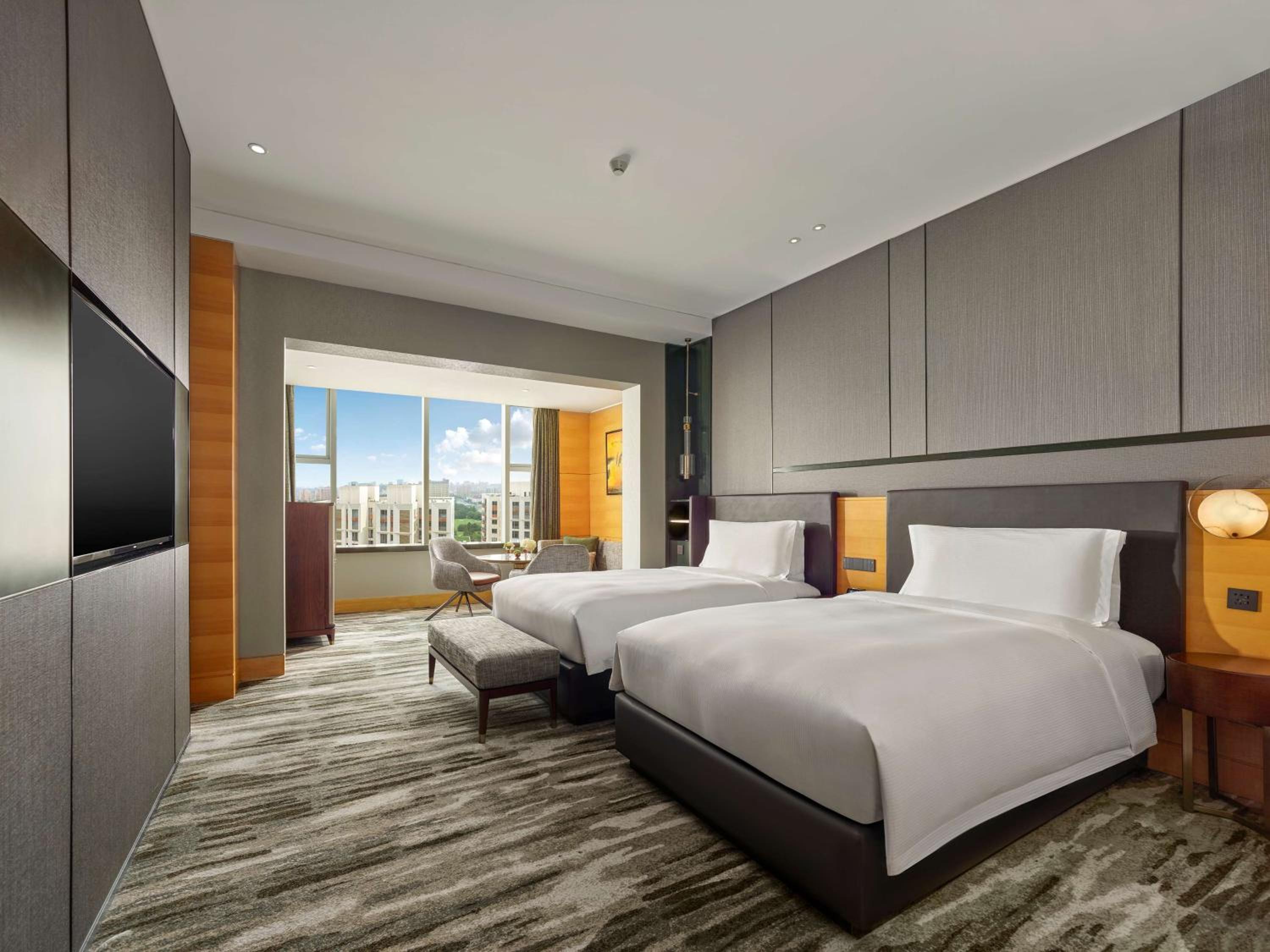 Deluxe Superior Twin Room