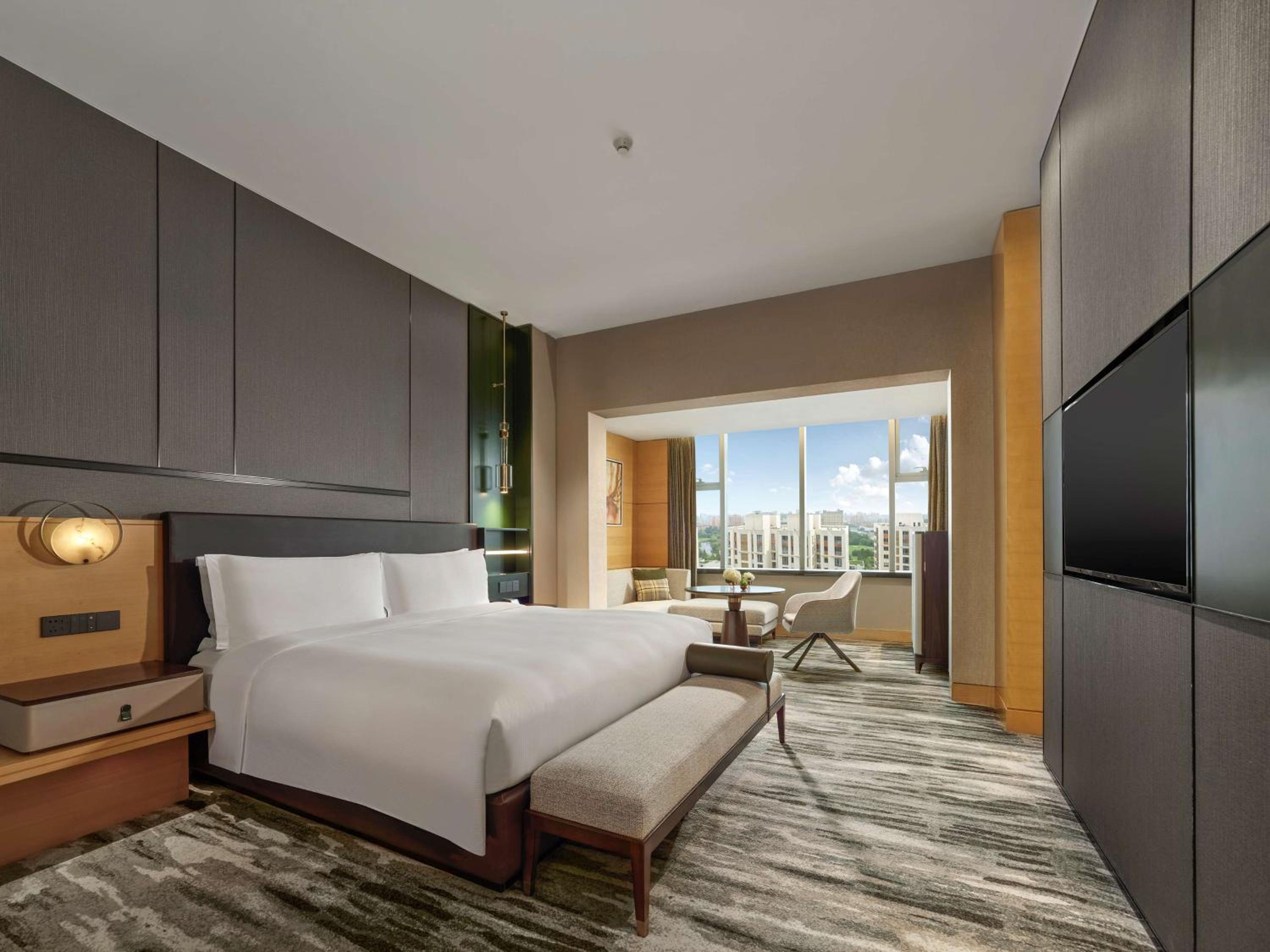 Deluxe King Room - Photo 1