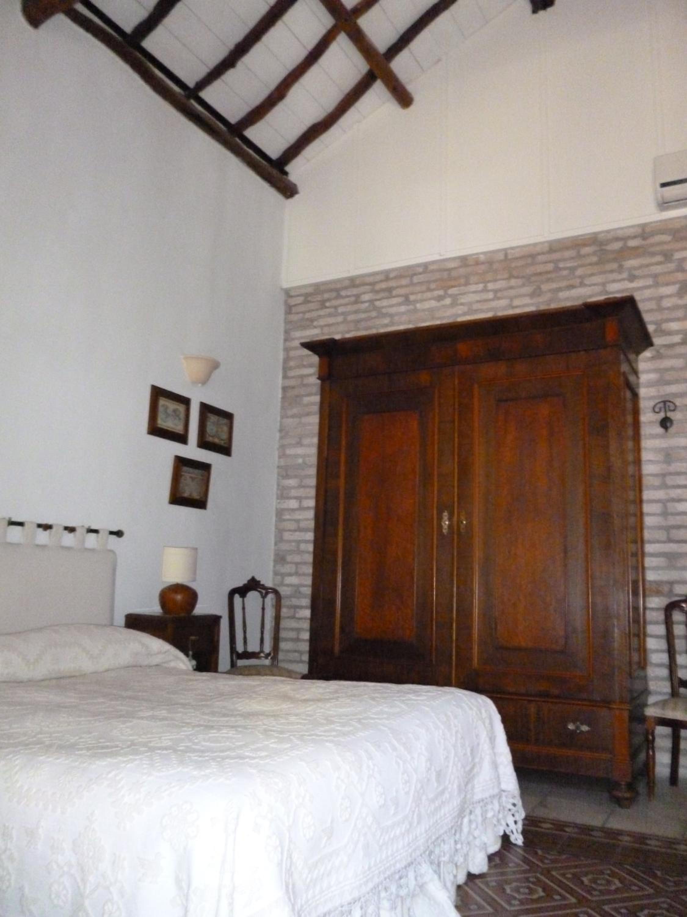 Suite (3 Adults) - Separate Building - Photo 10
