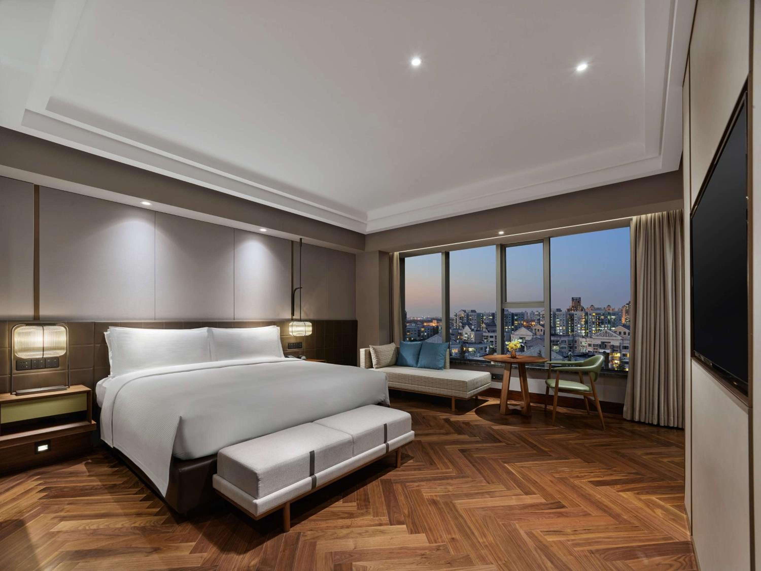 Hilton Premier King - Photo 1