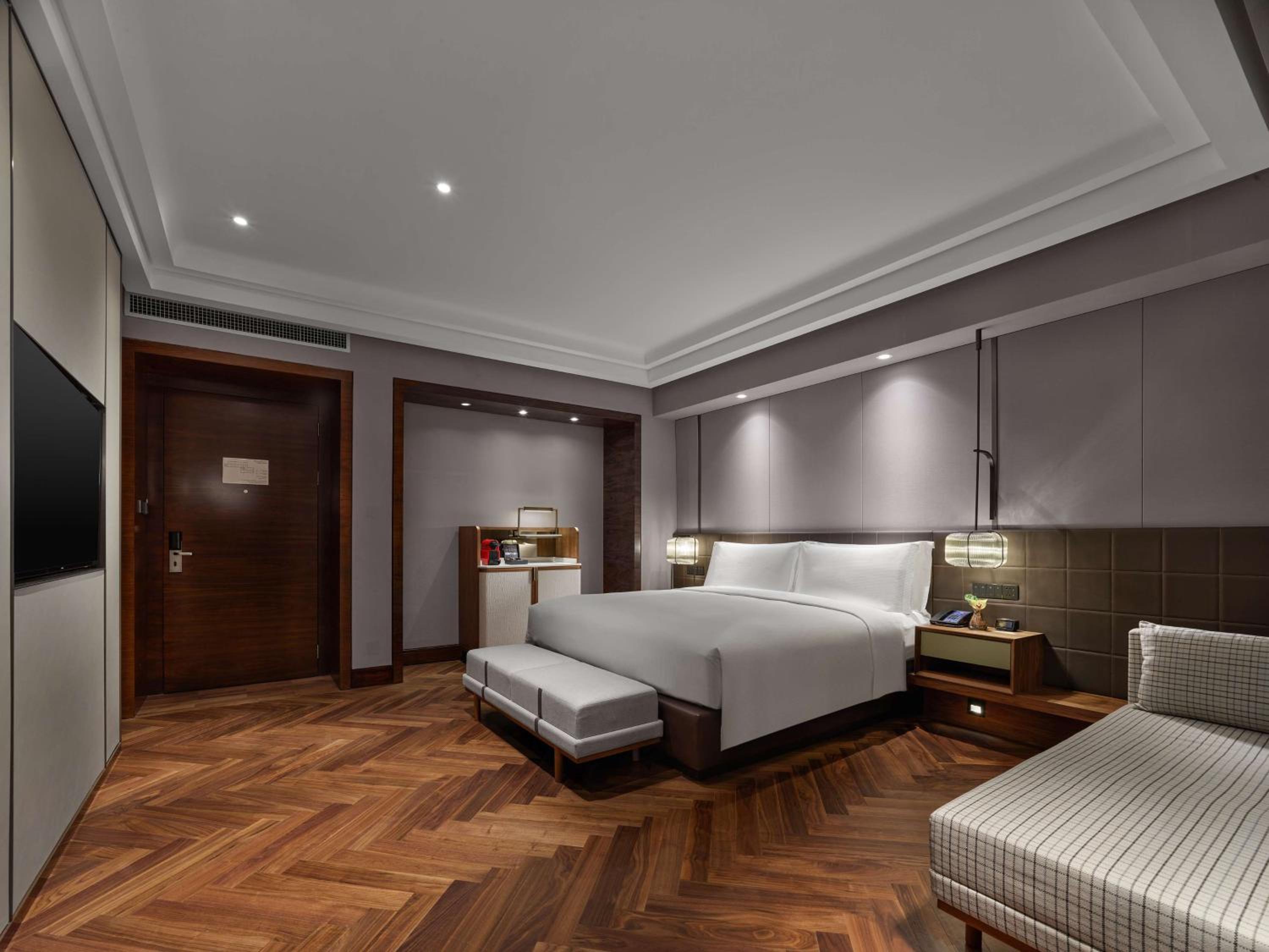 Hilton Premier King - Photo 4