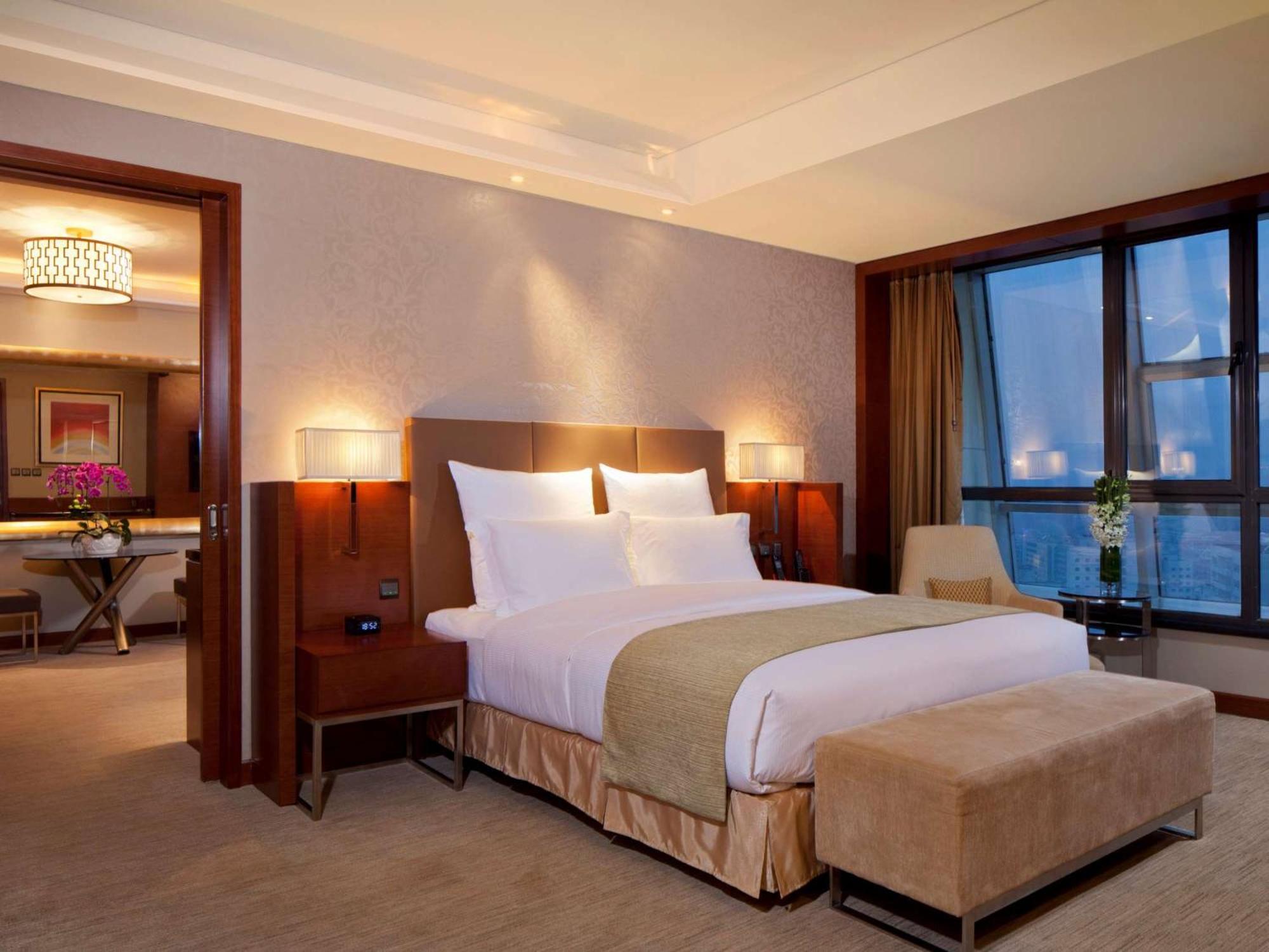Deluxe King Suite - Photo 1