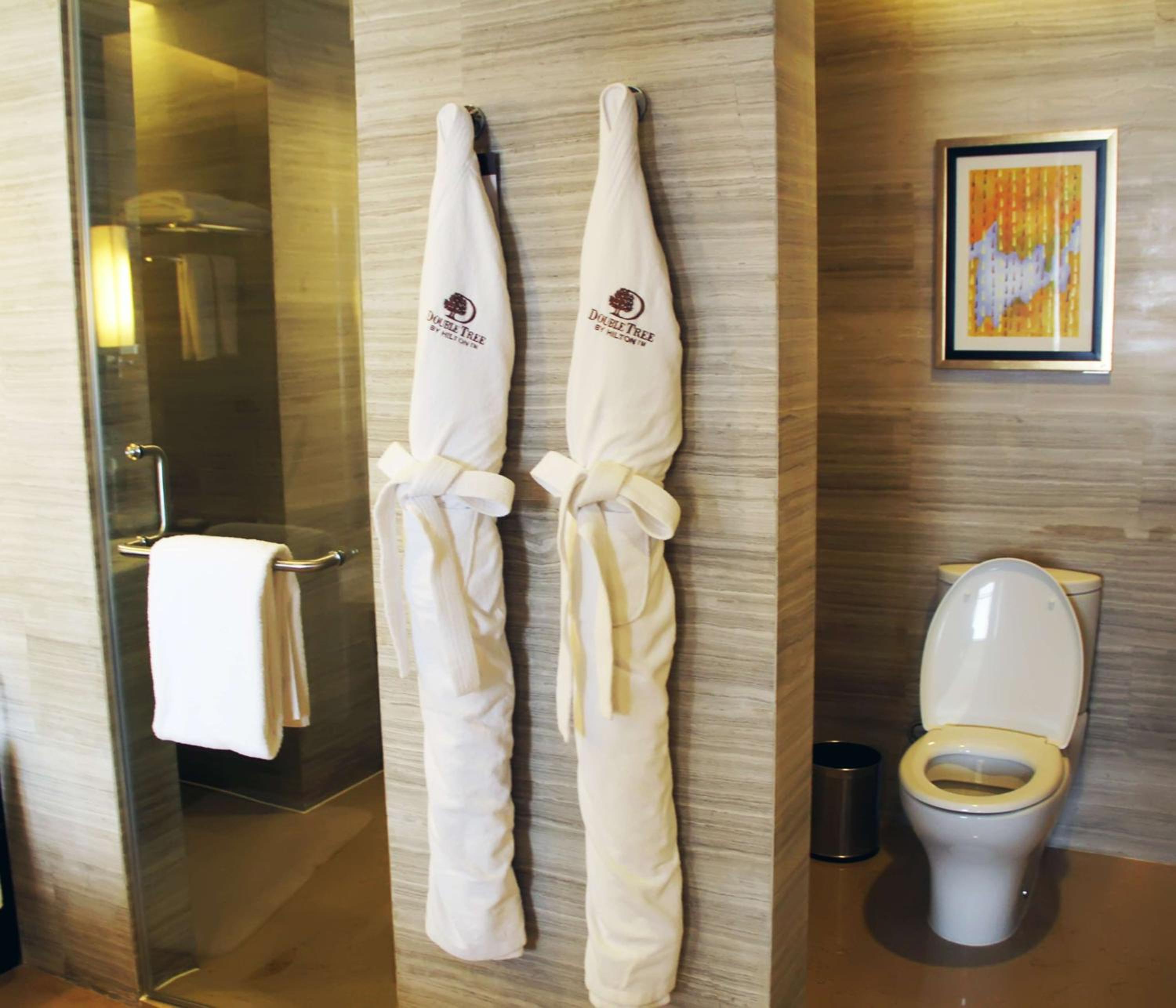 Superior King Suite - Photo 11