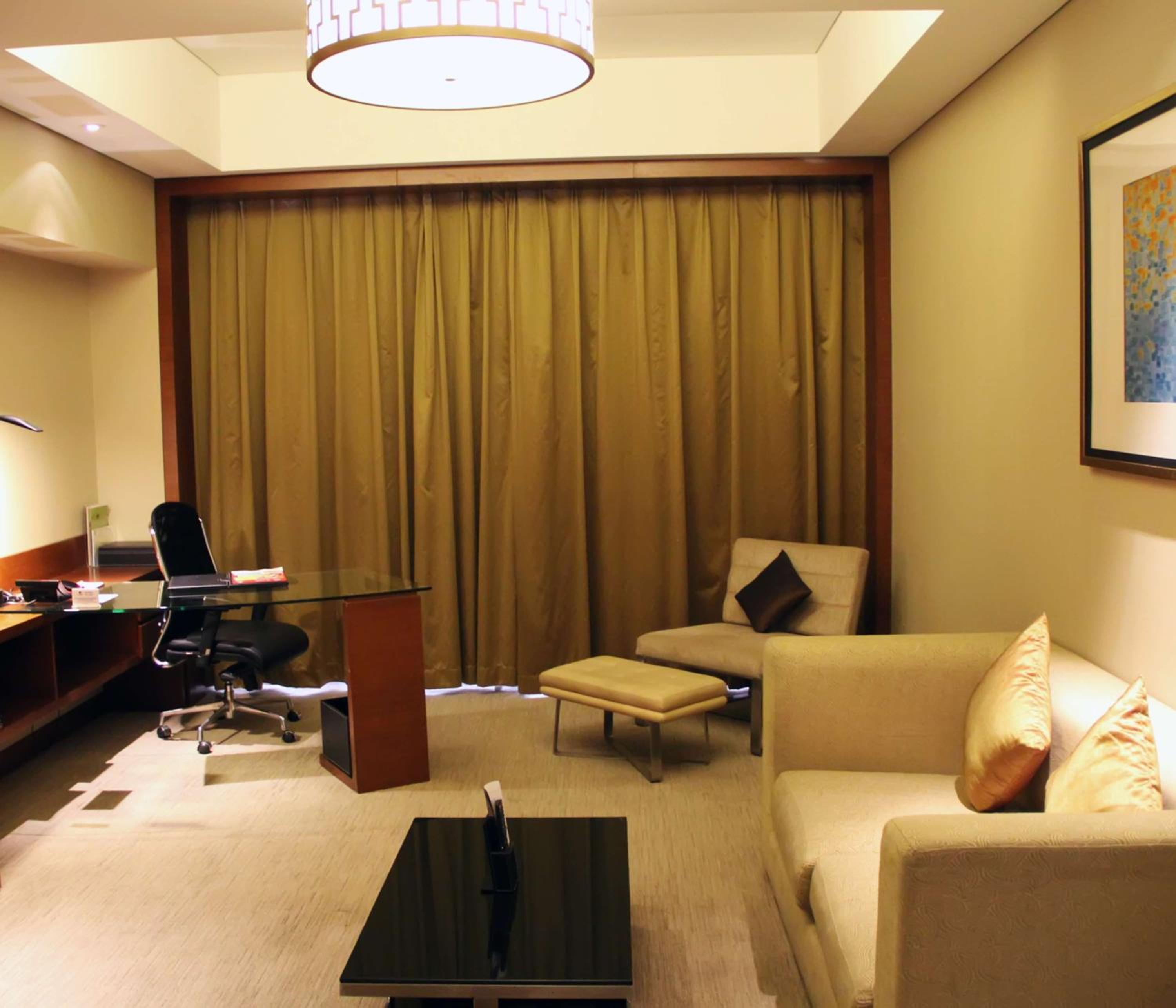 Superior King Suite - Photo 2