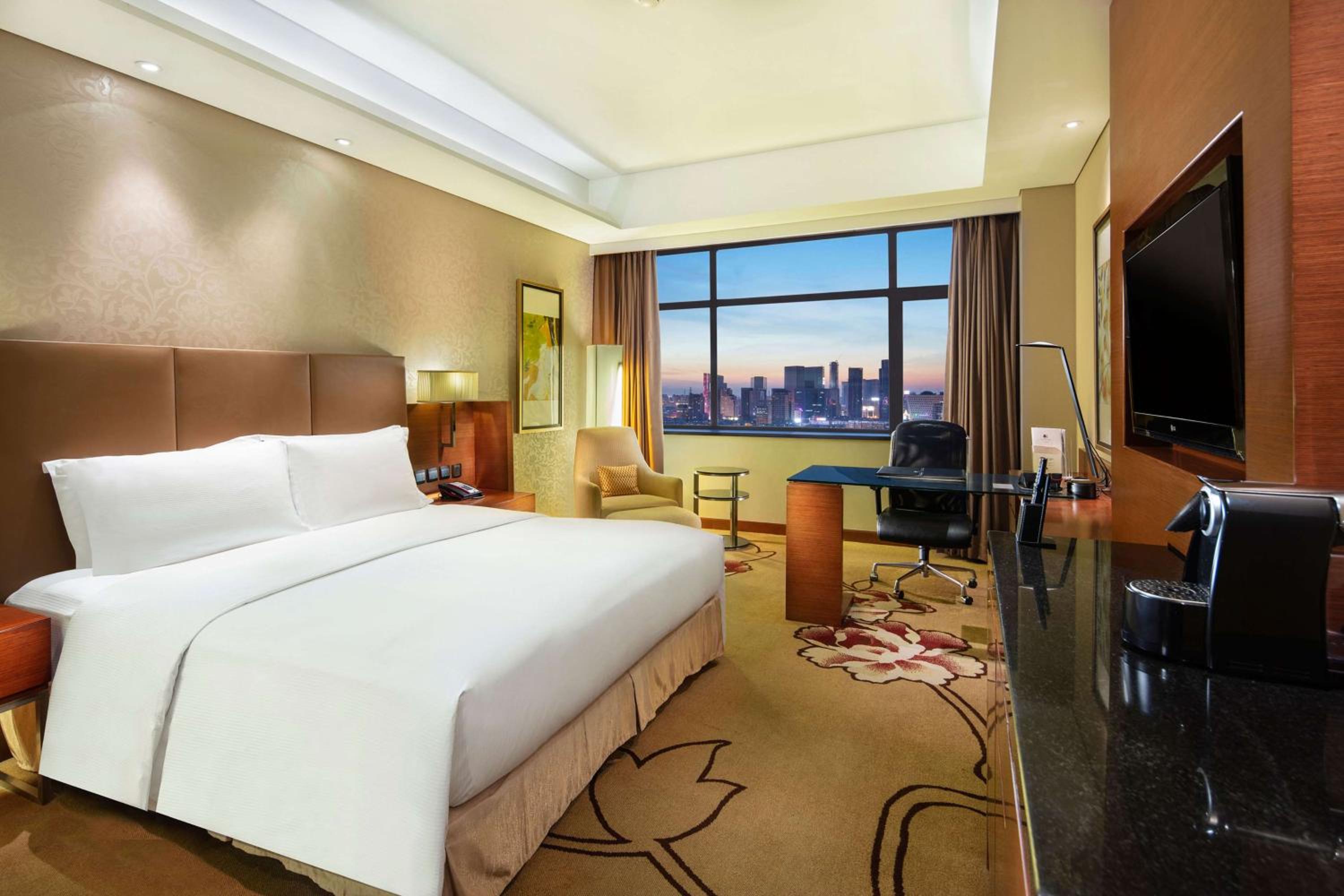 Business King Room - Photo 3