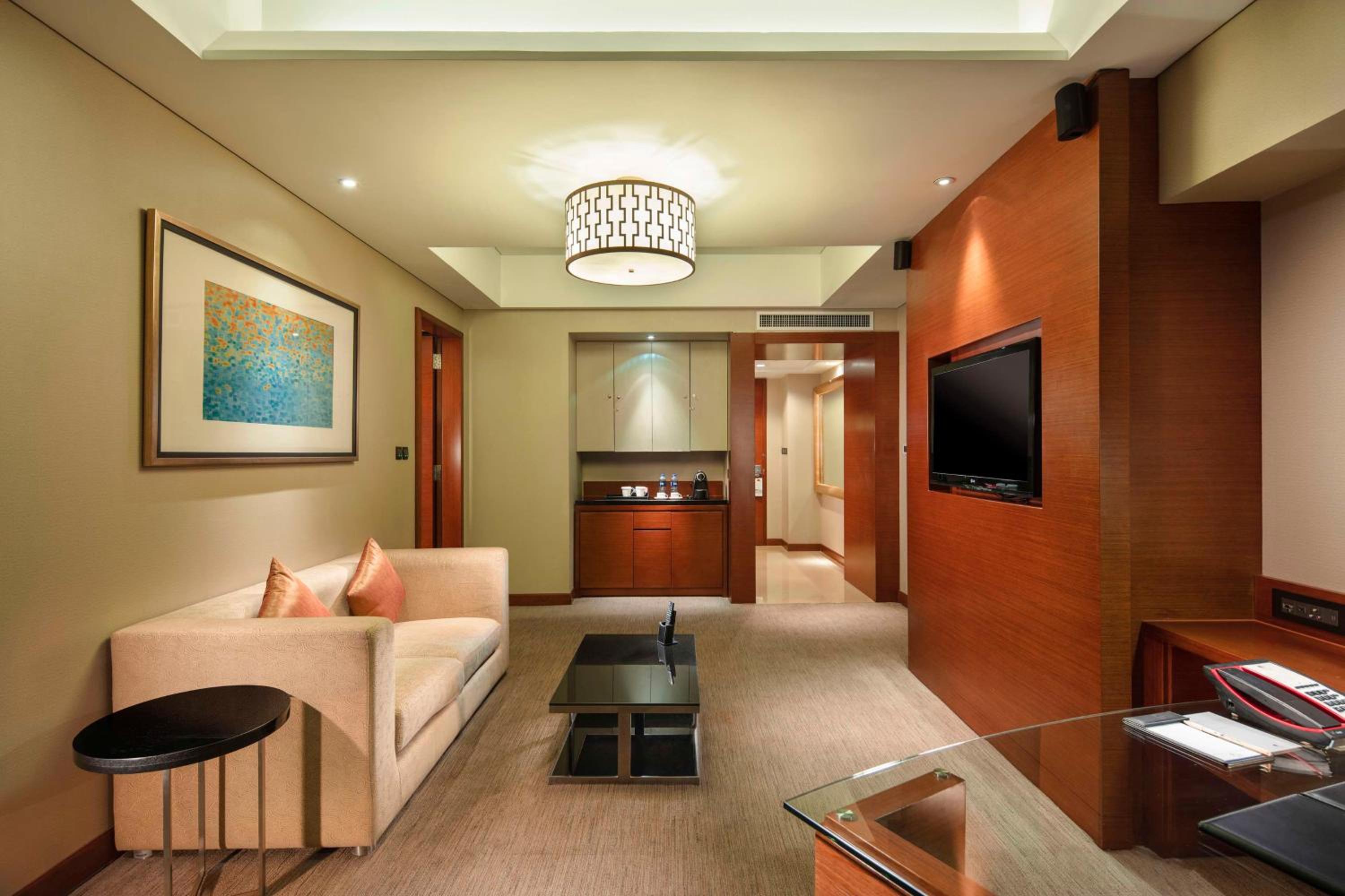 Superior King Suite - Photo 6