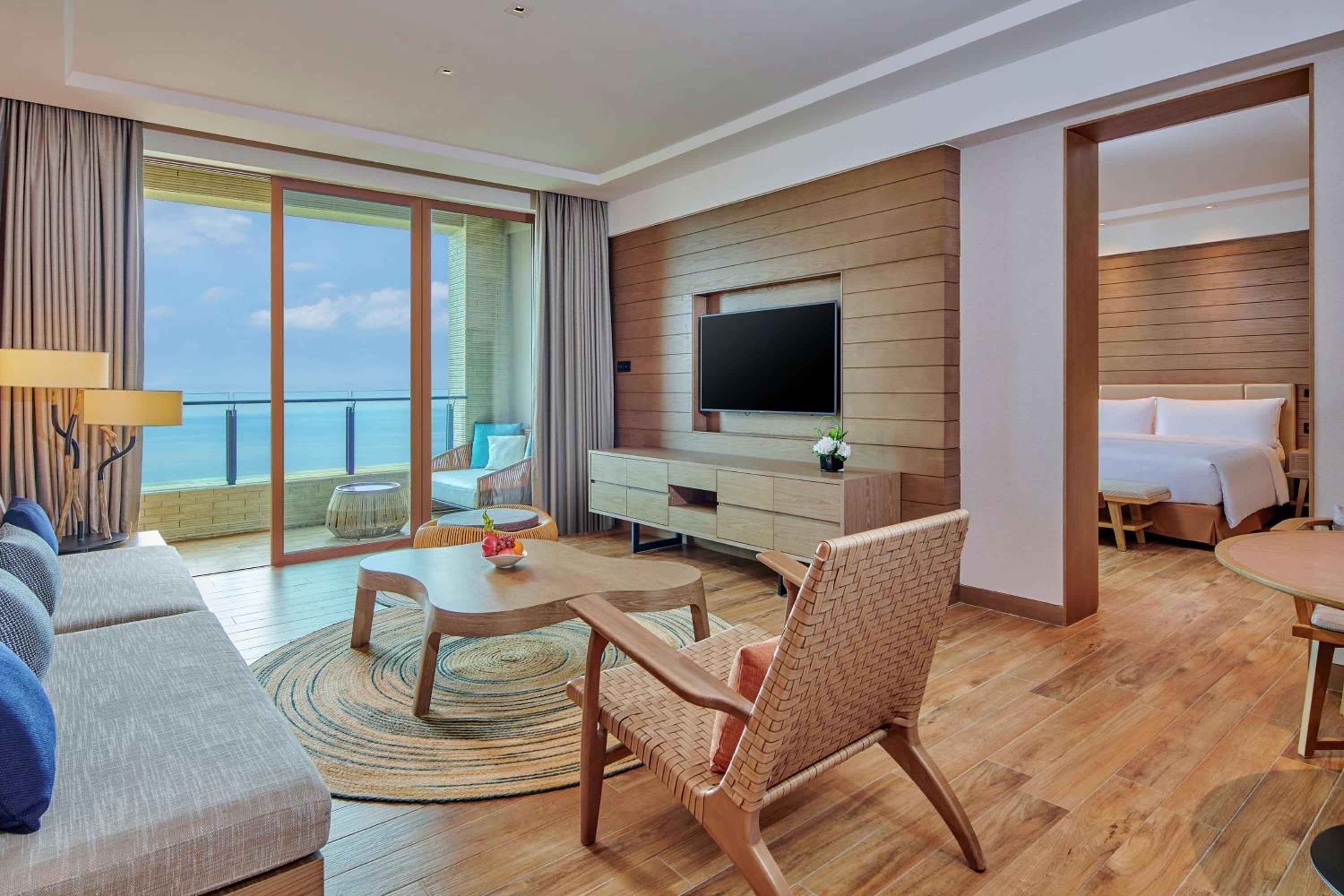 Deluxe Suite with Sea View photo 1