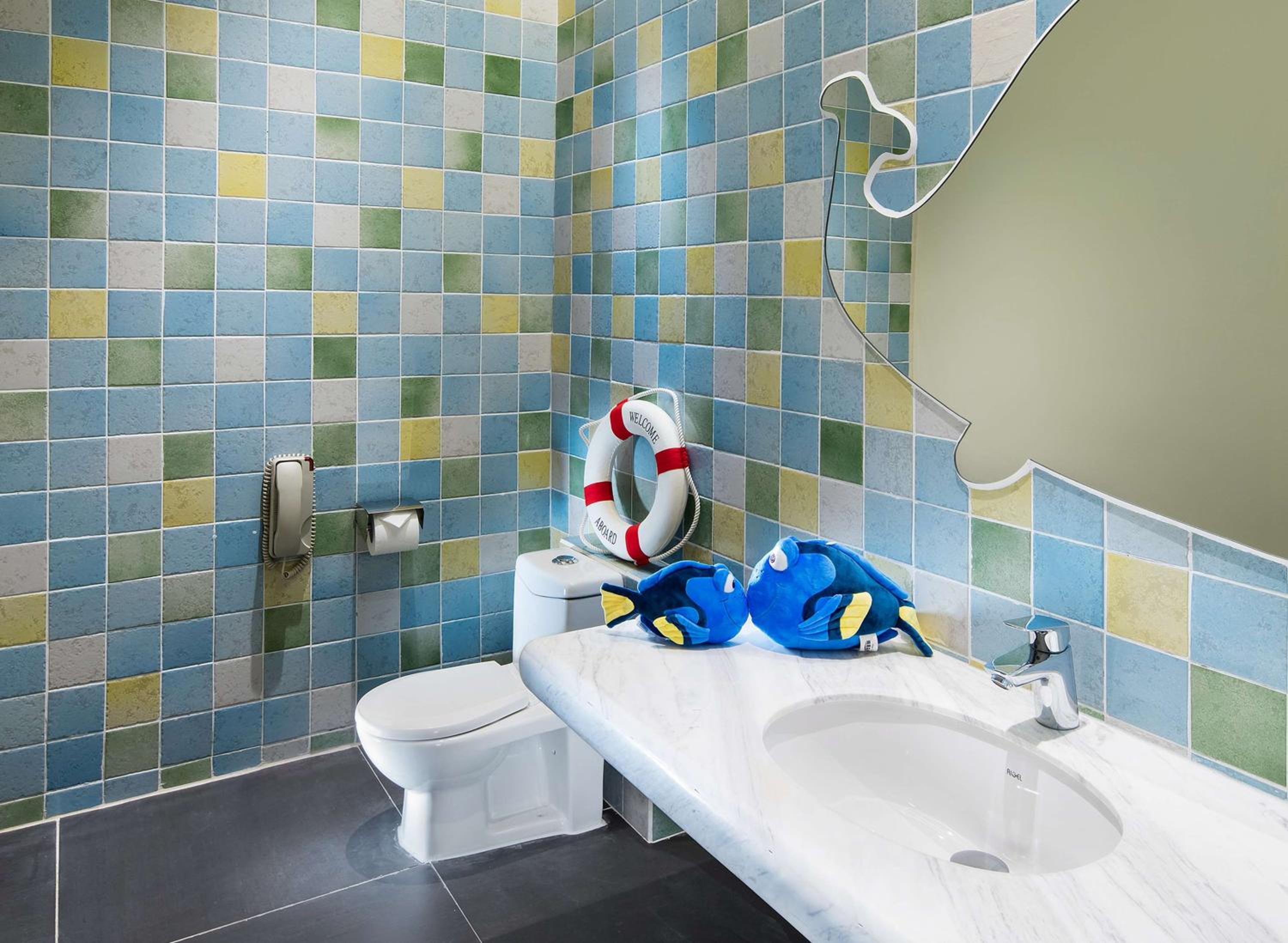 Deluxe Family Suite - Photo 3