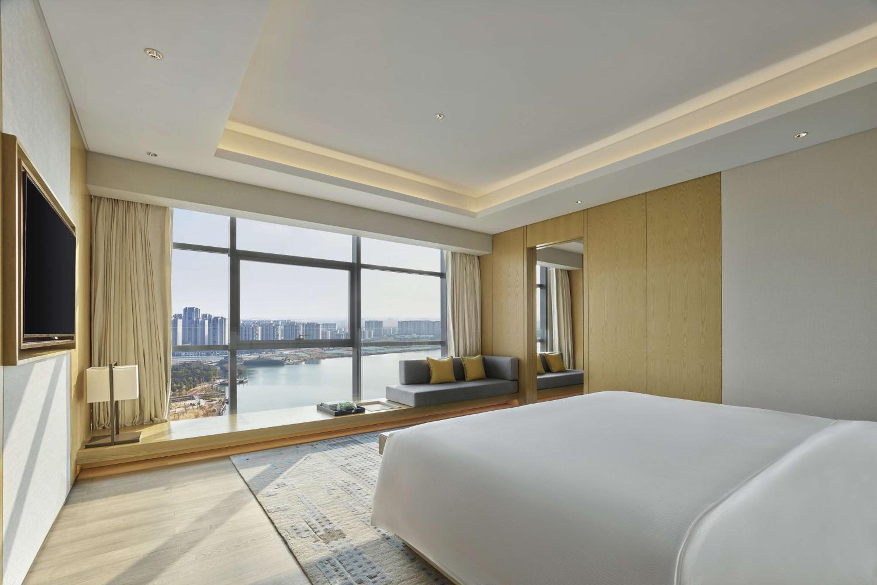 Deluxe King Suite with Lake View - Photo 1