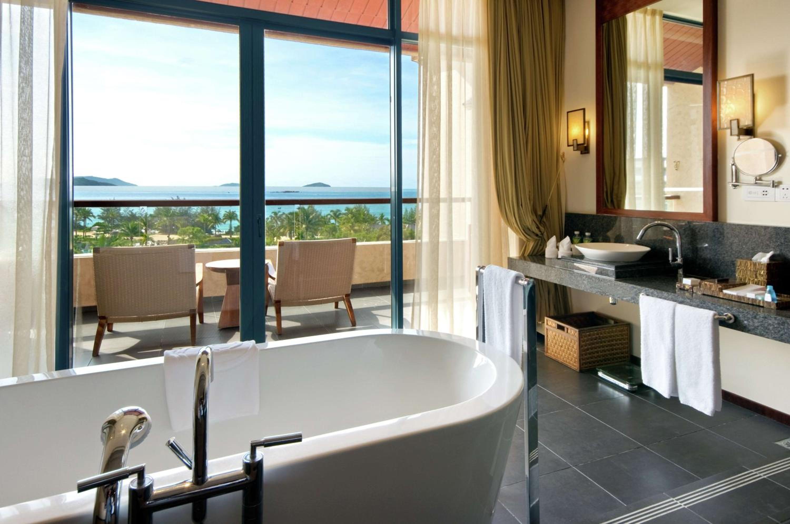 Deluxe Twin Room with Ocean View