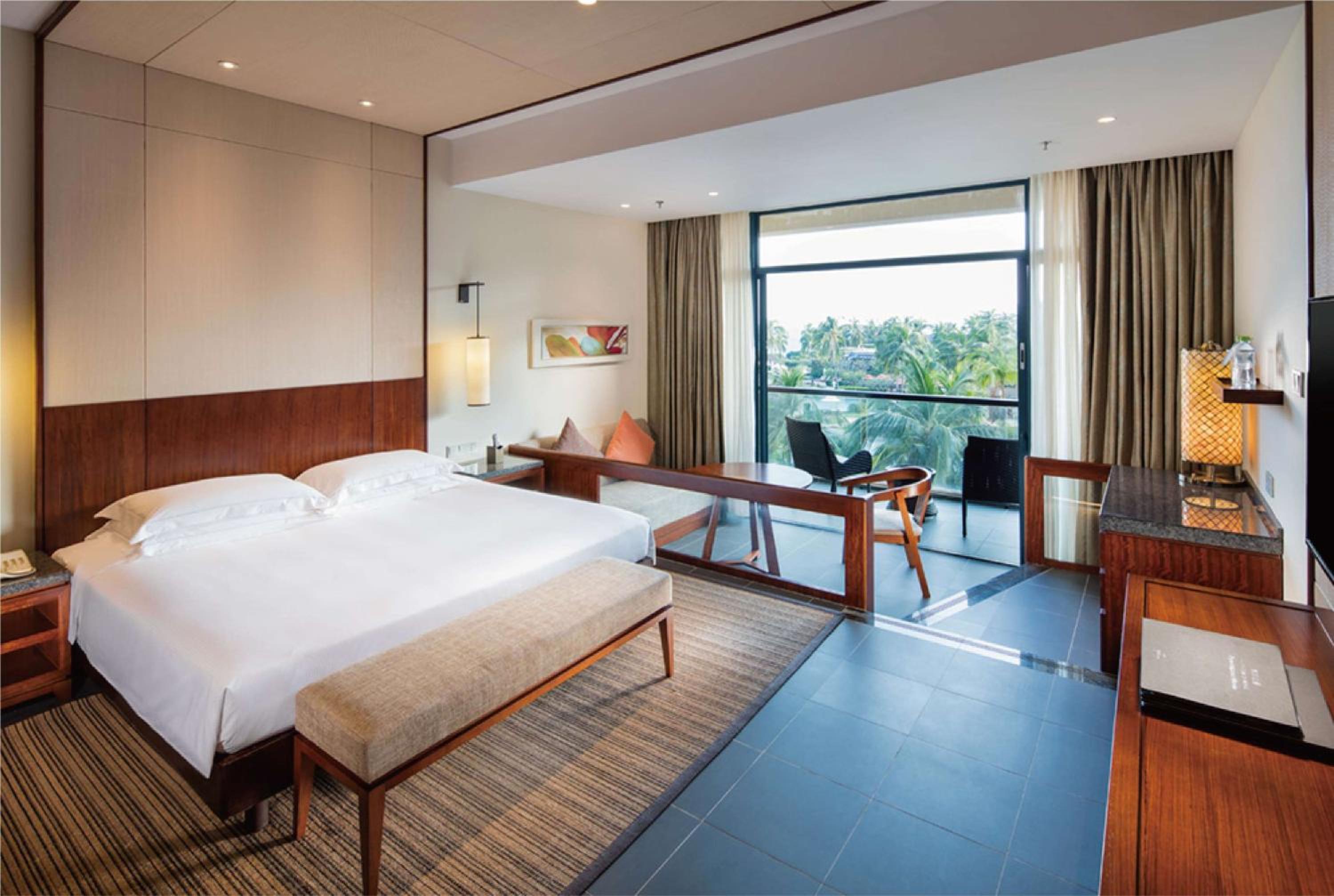 Superior King Room with Ocean View - Photo 1