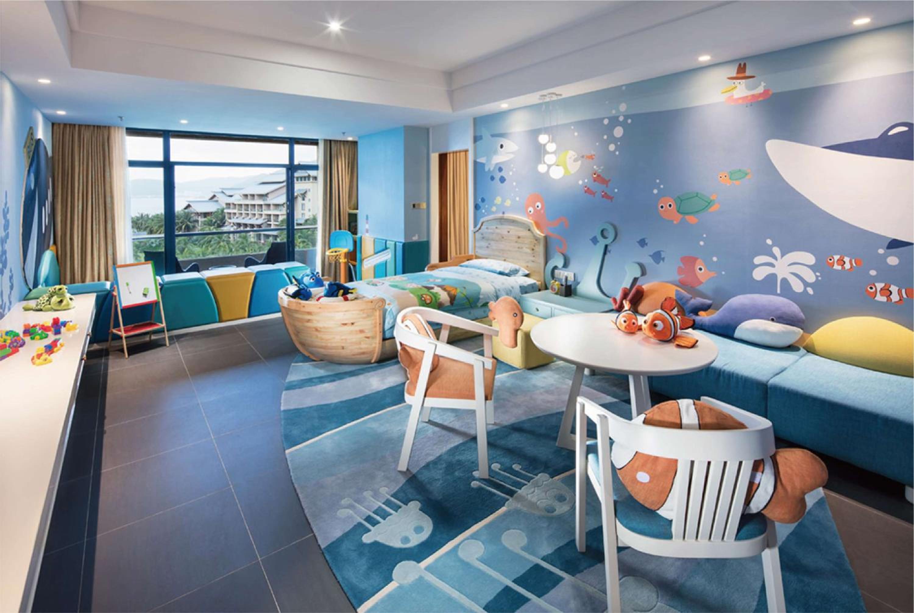 Deluxe Family Suite - Photo 5