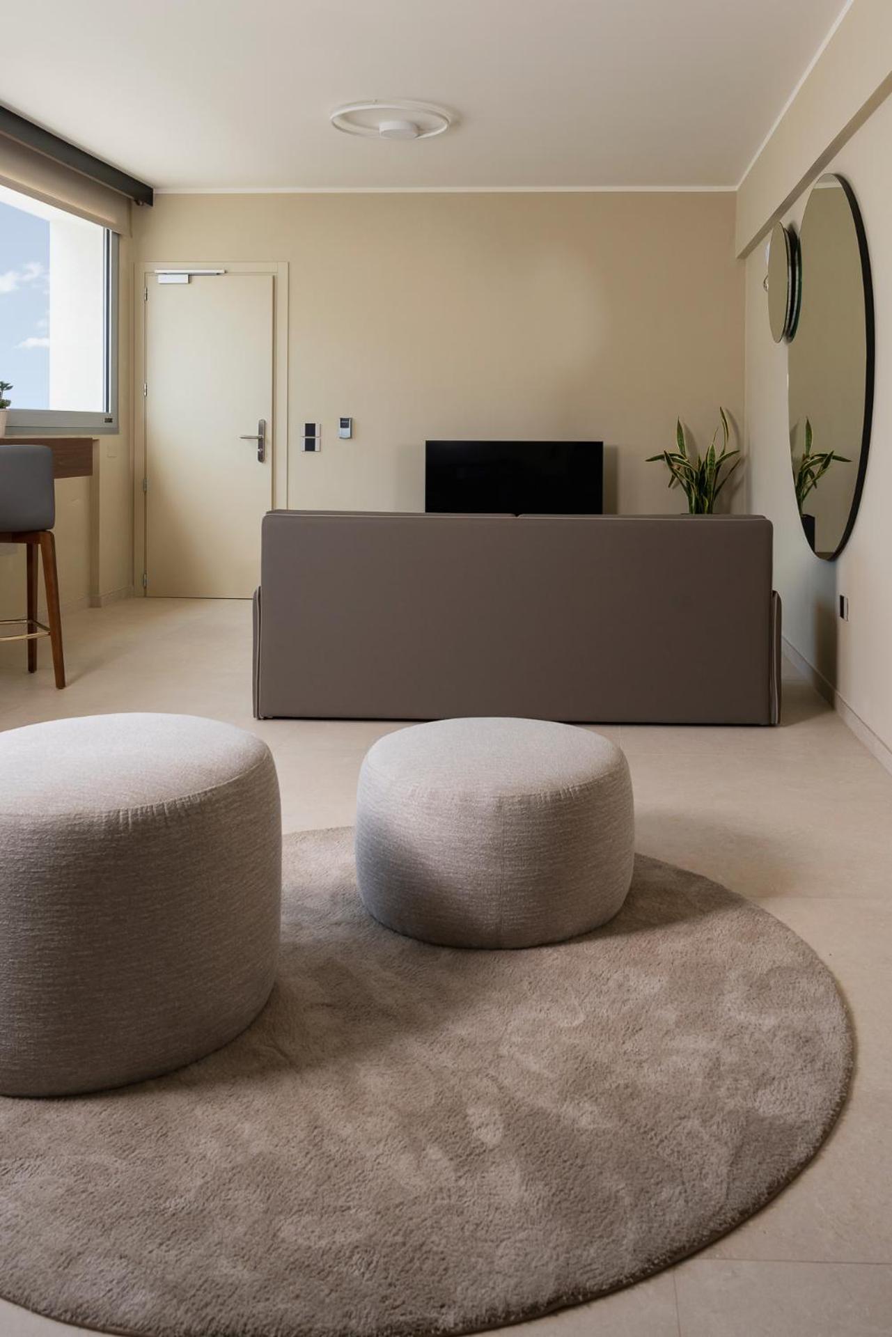 Deluxe Family Room photo 2