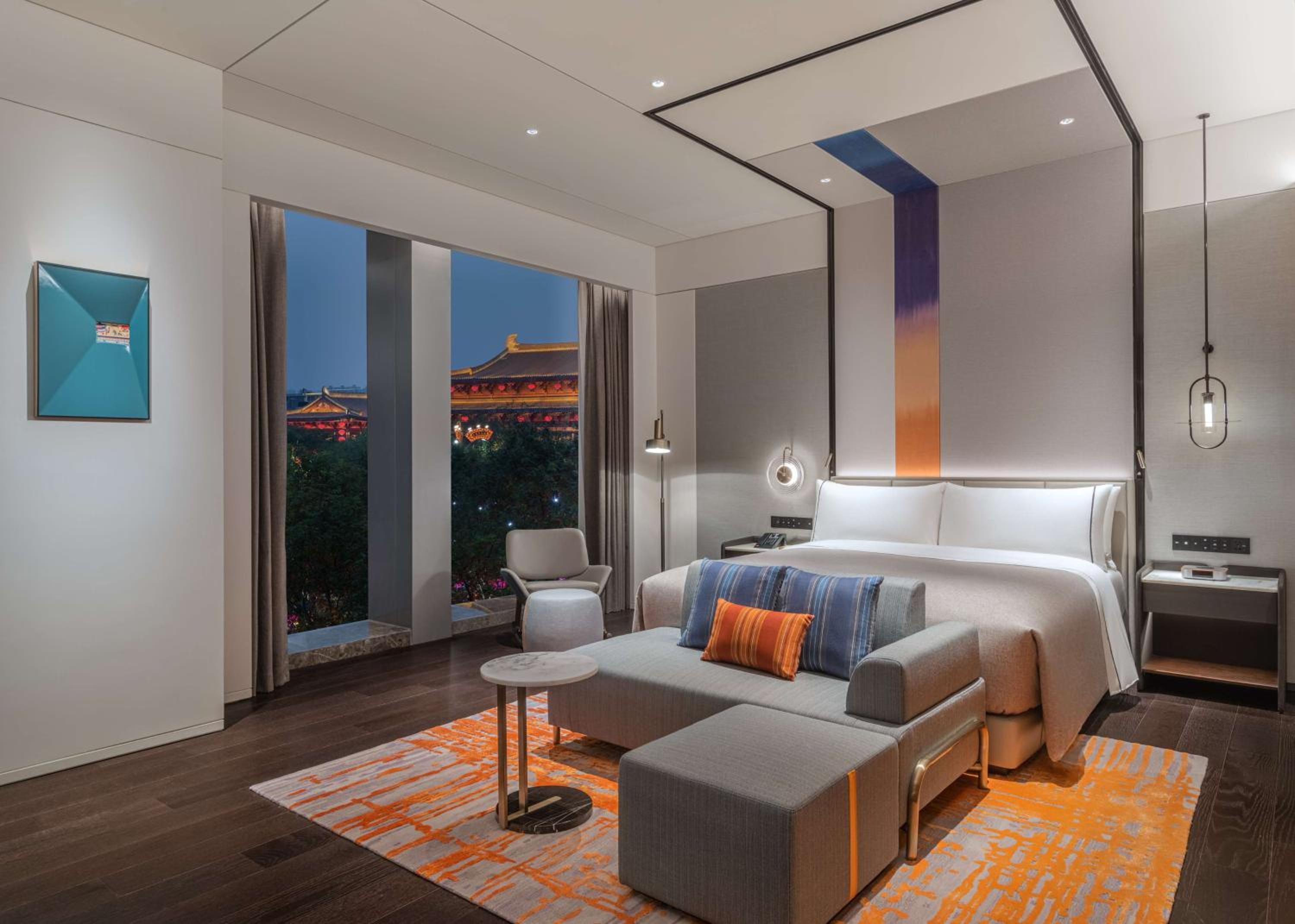 Grand King Room