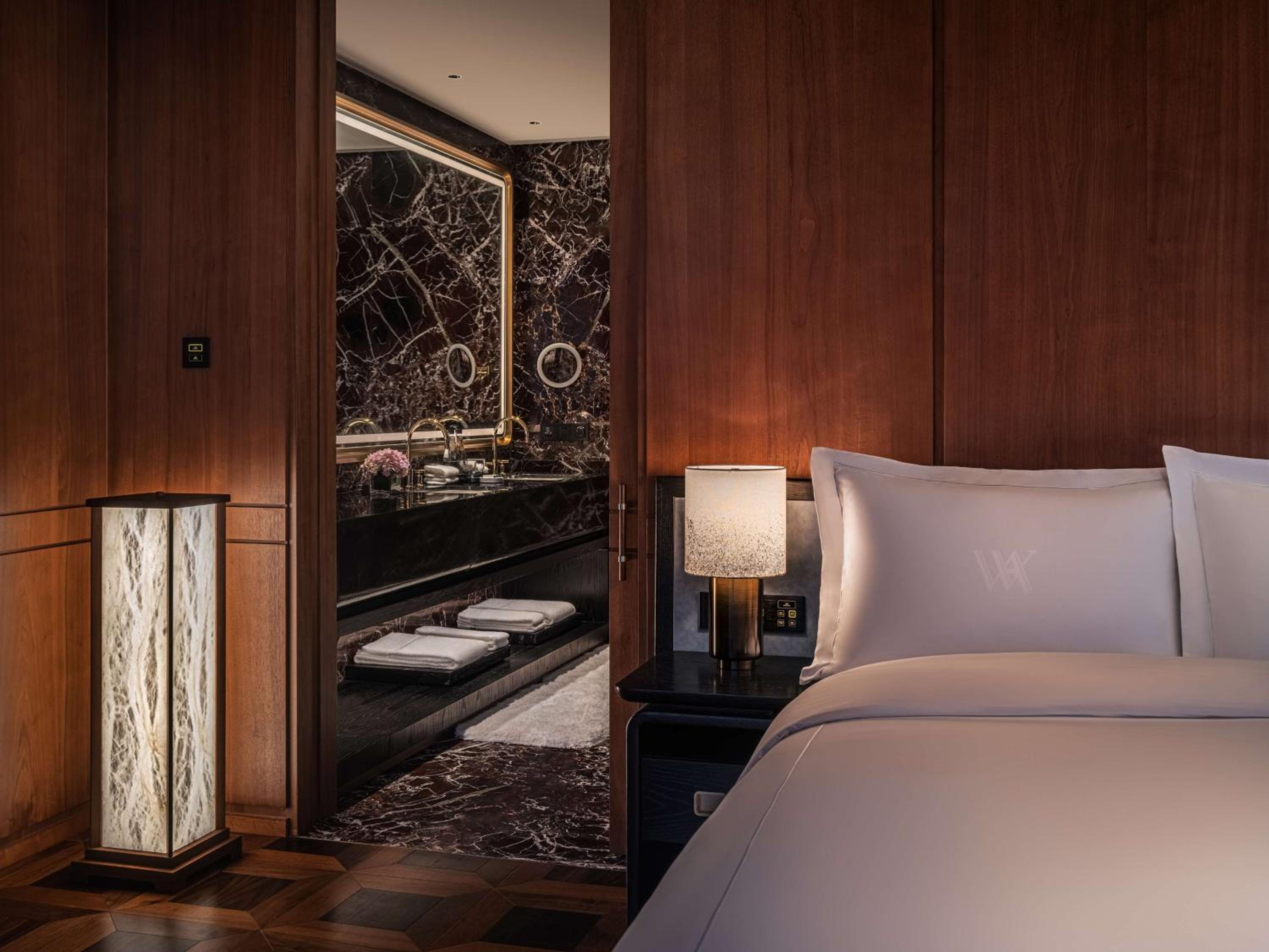 Premier Queen Room with Two Queen Beds - Photo 2