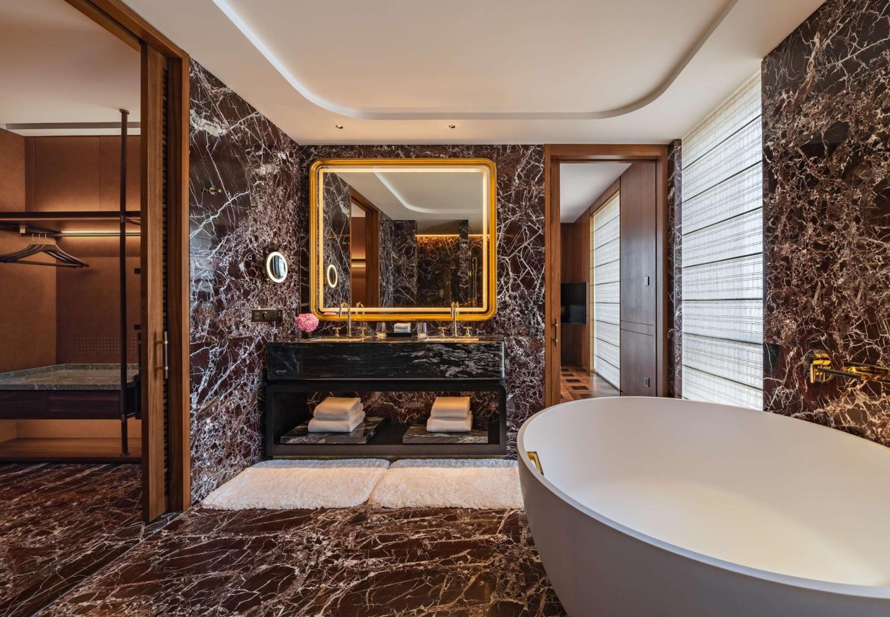 Waldorf Astoria Suite - Photo 6