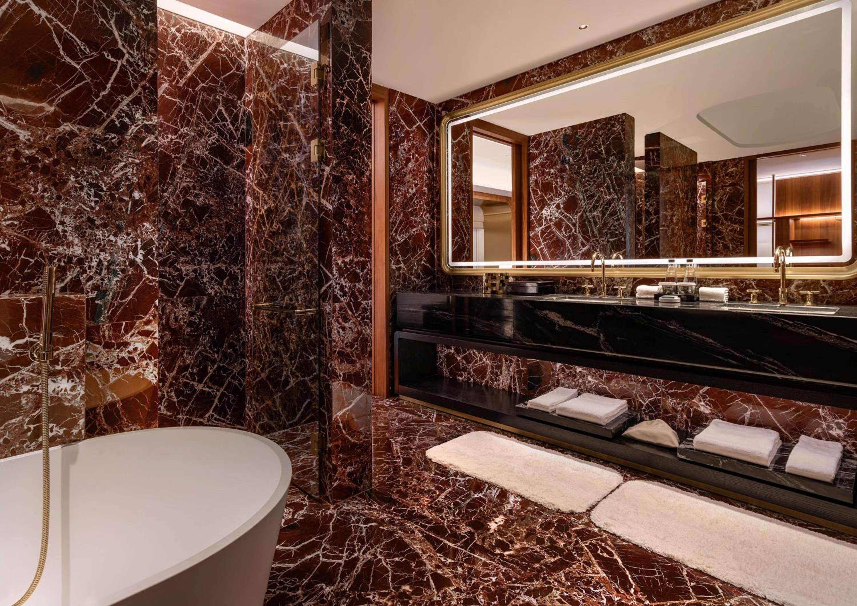 Premier Queen Room with Two Queen Beds - Photo 5