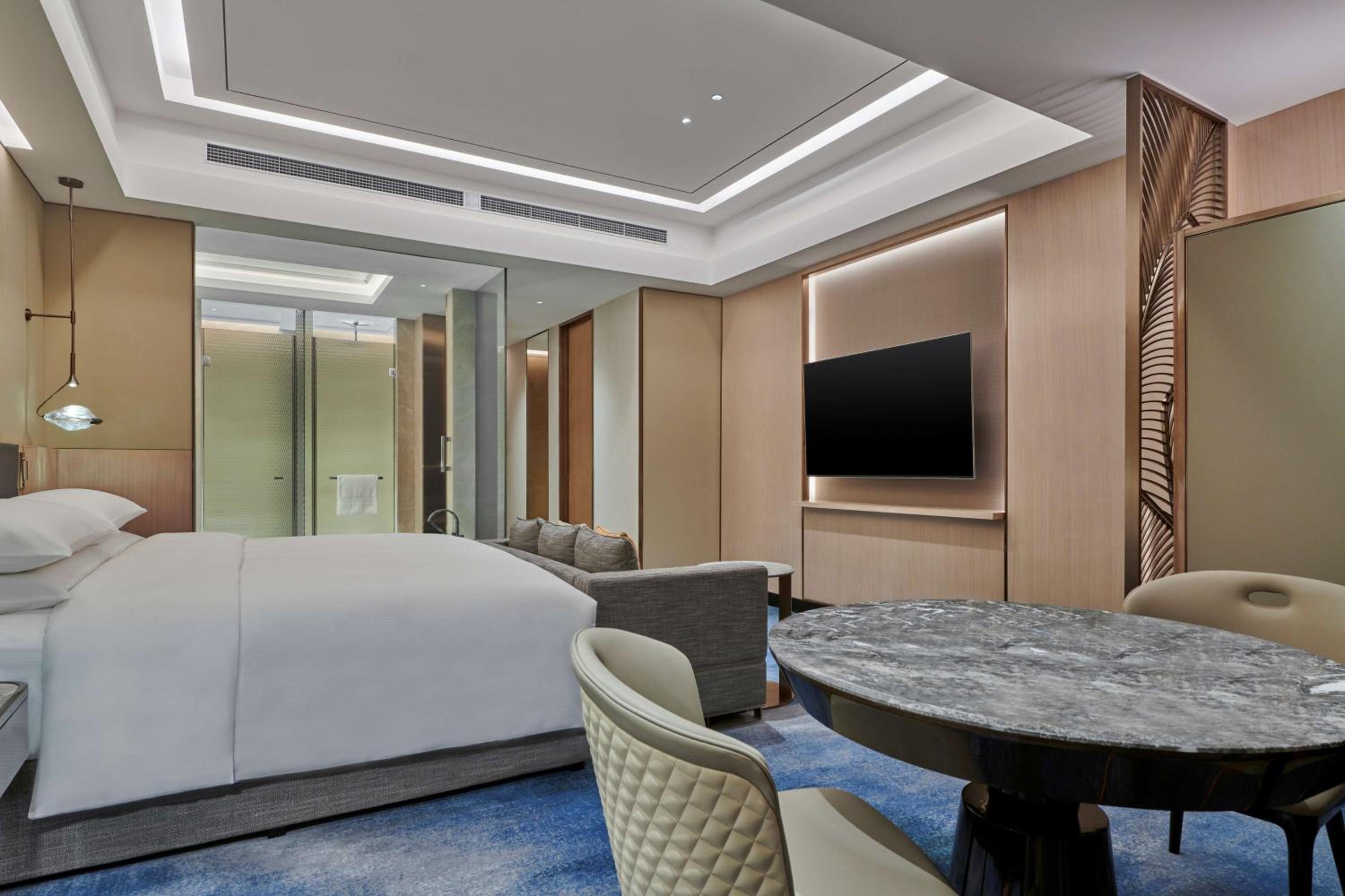 King Guest Room - Photo 3