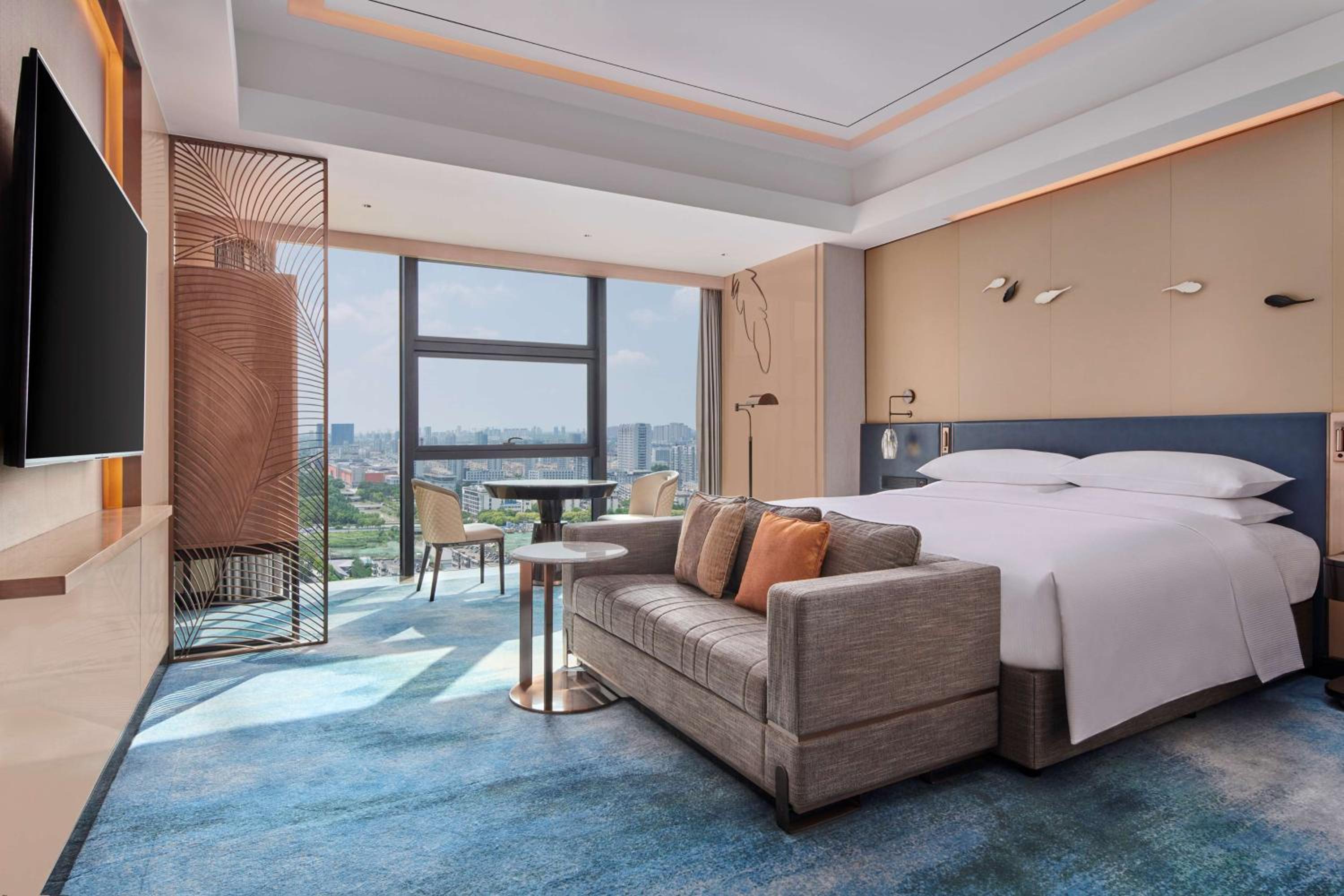 King Room - Mobility Accessible  photo 3