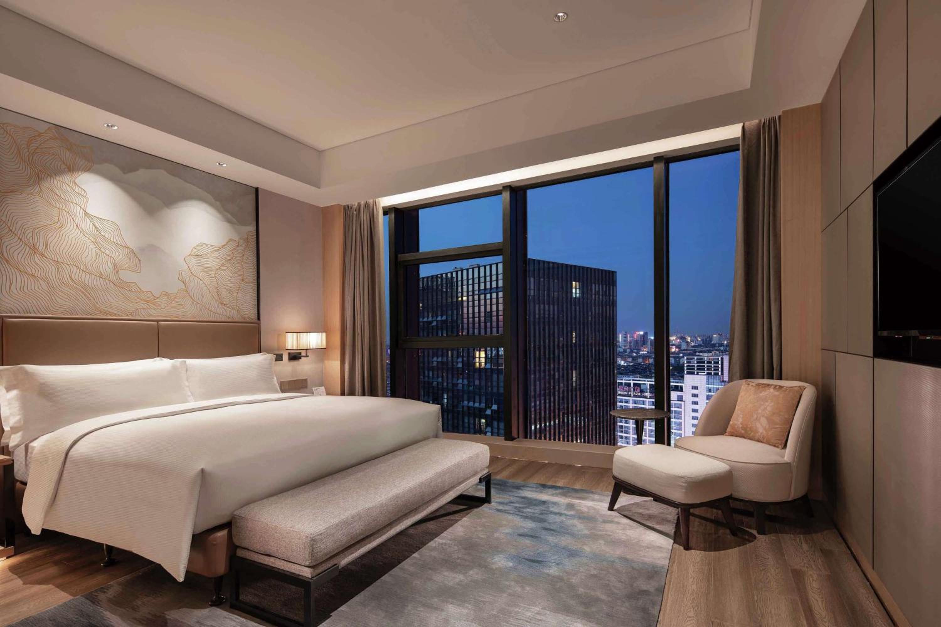 One-Bedroom King Suite - Photo 2