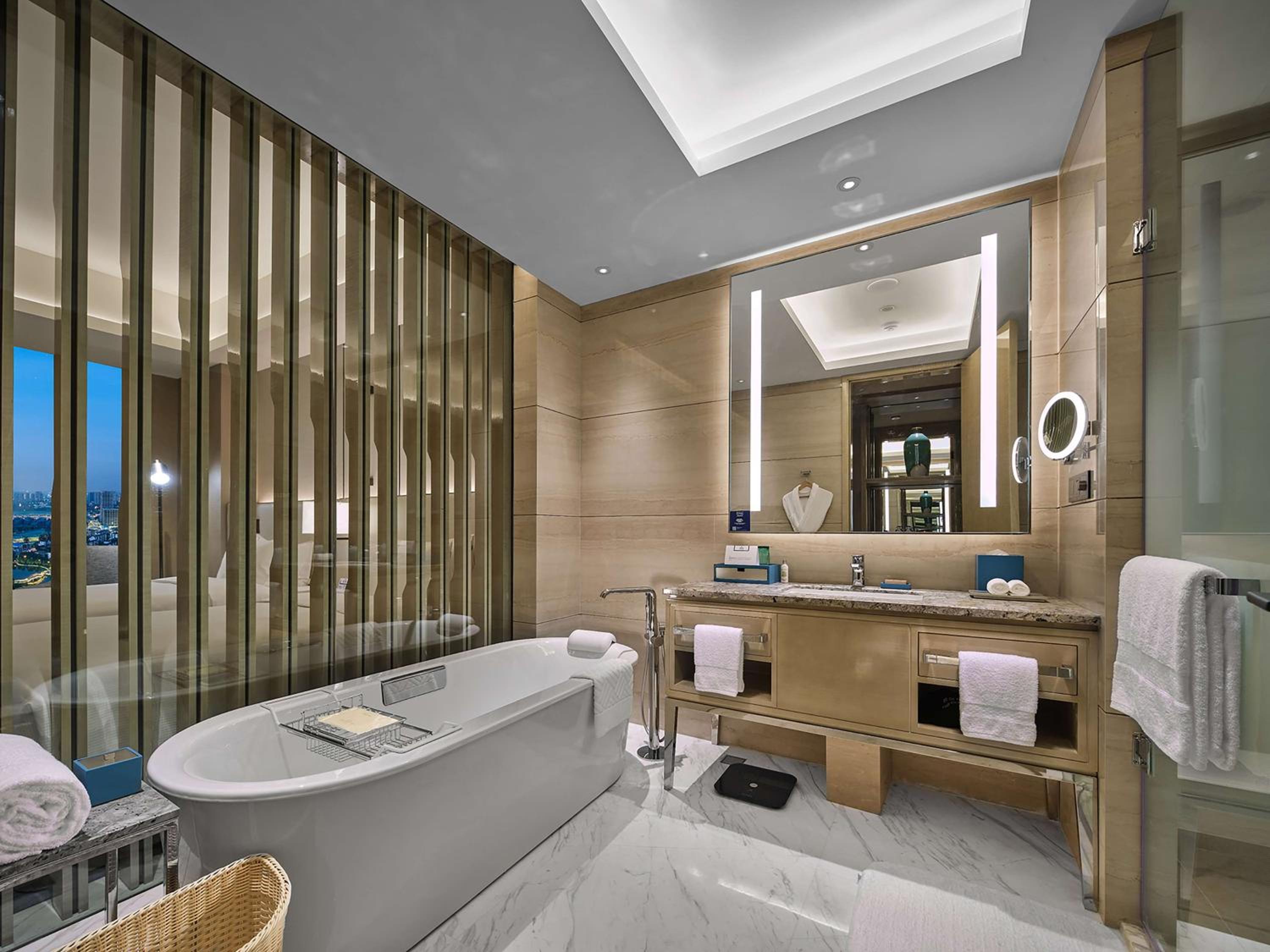 King Guest Room - Photo 3