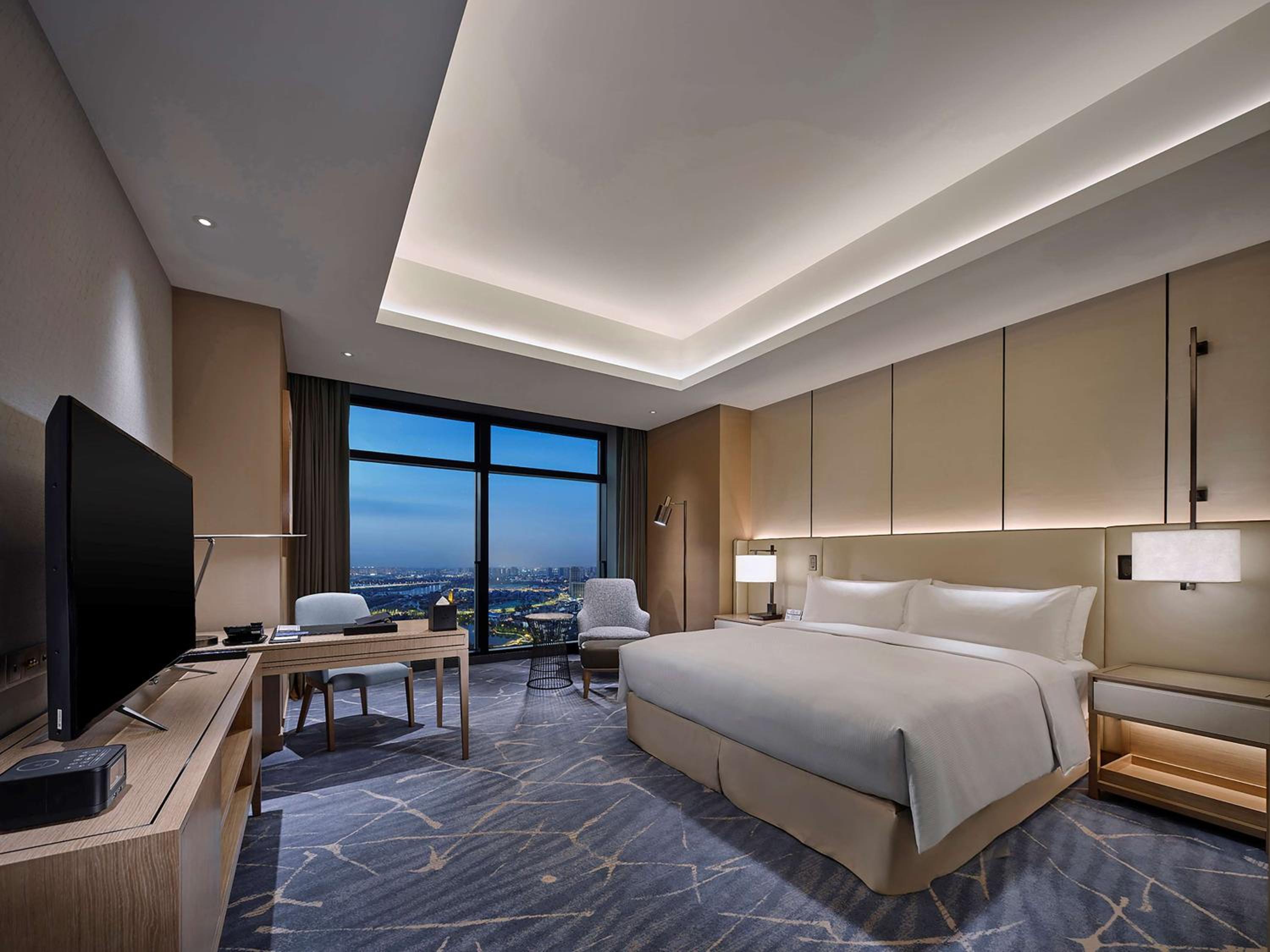 King Guest Room - Photo 2