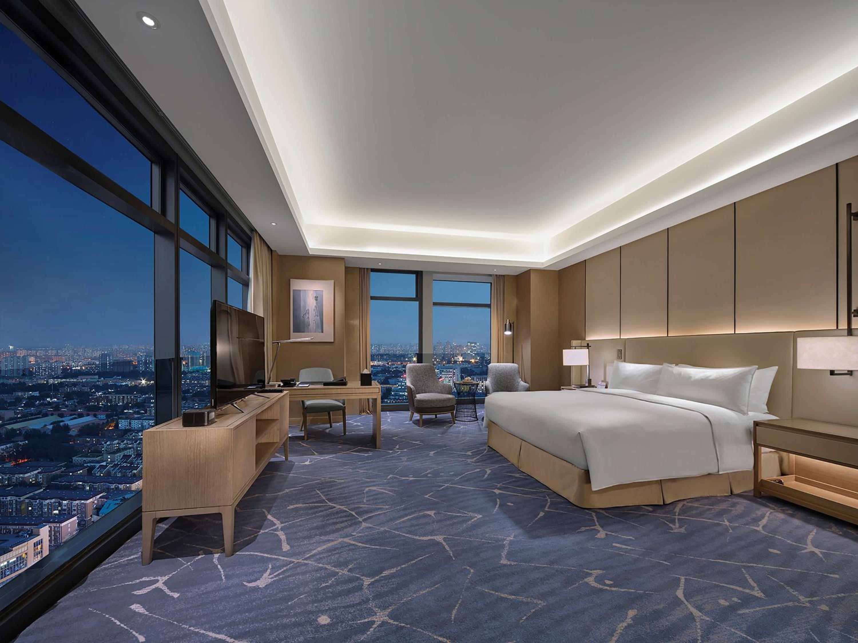 Deluxe King Room - Photo 1