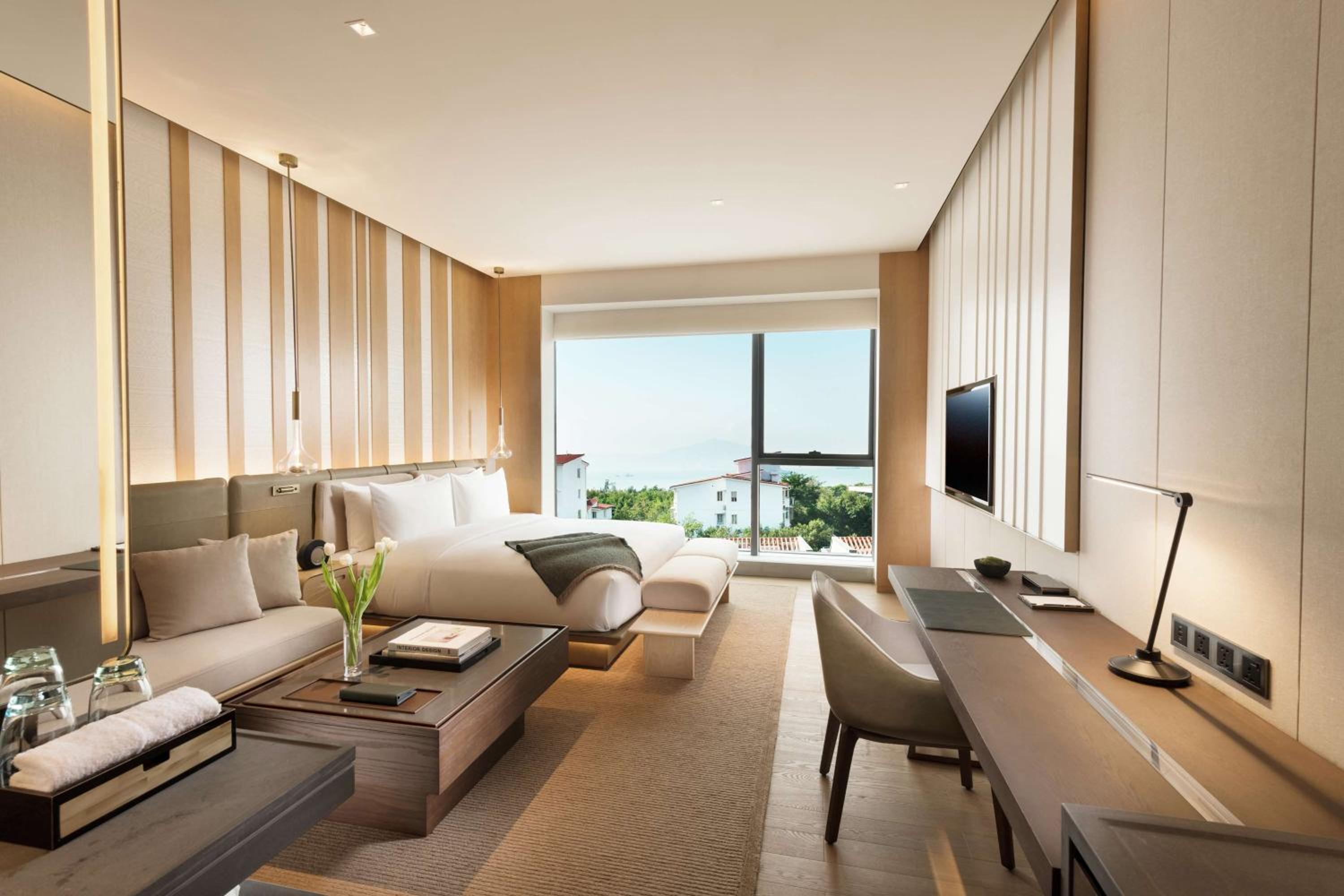 Deluxe King Room with Sea View