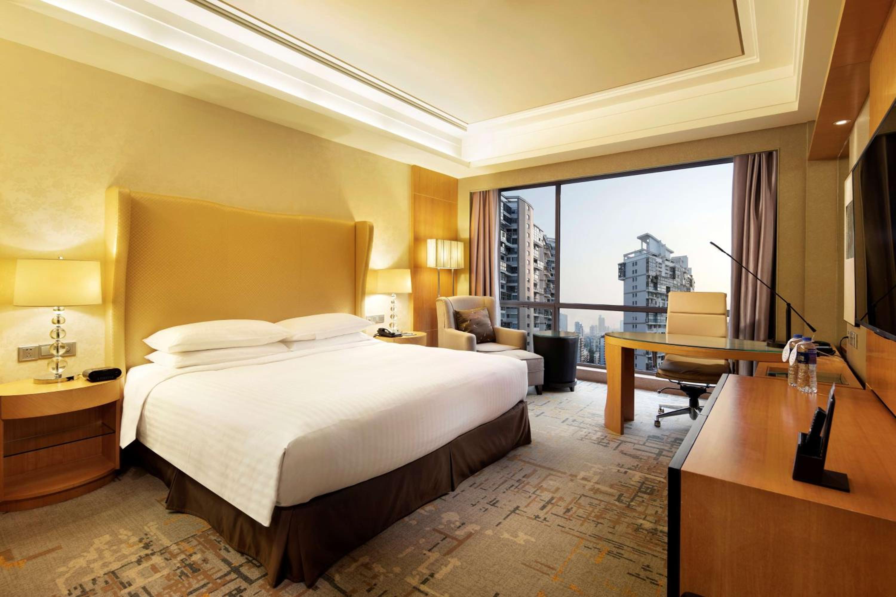 Deluxe King Room - Photo 4