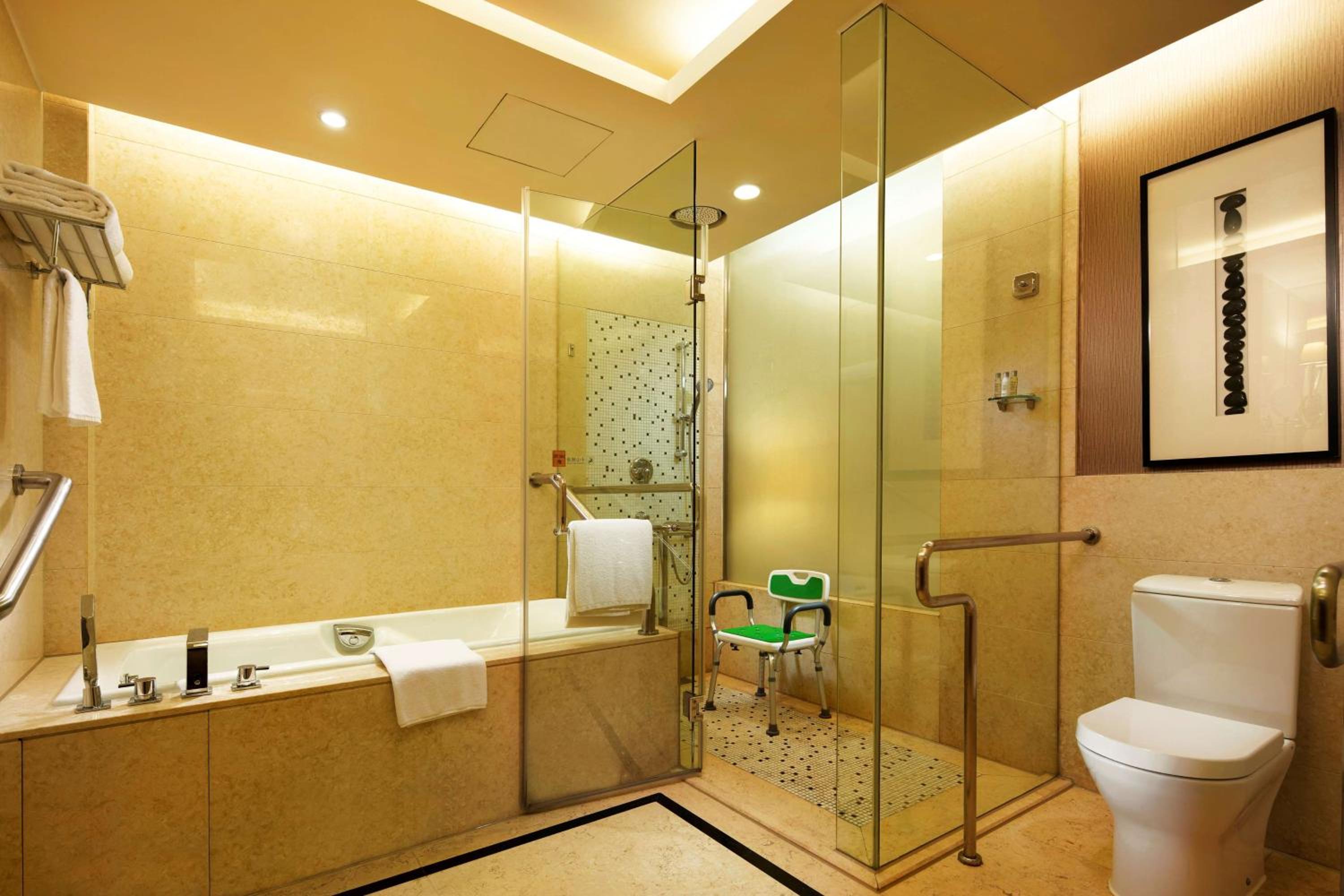 Deluxe King Room - Photo 2