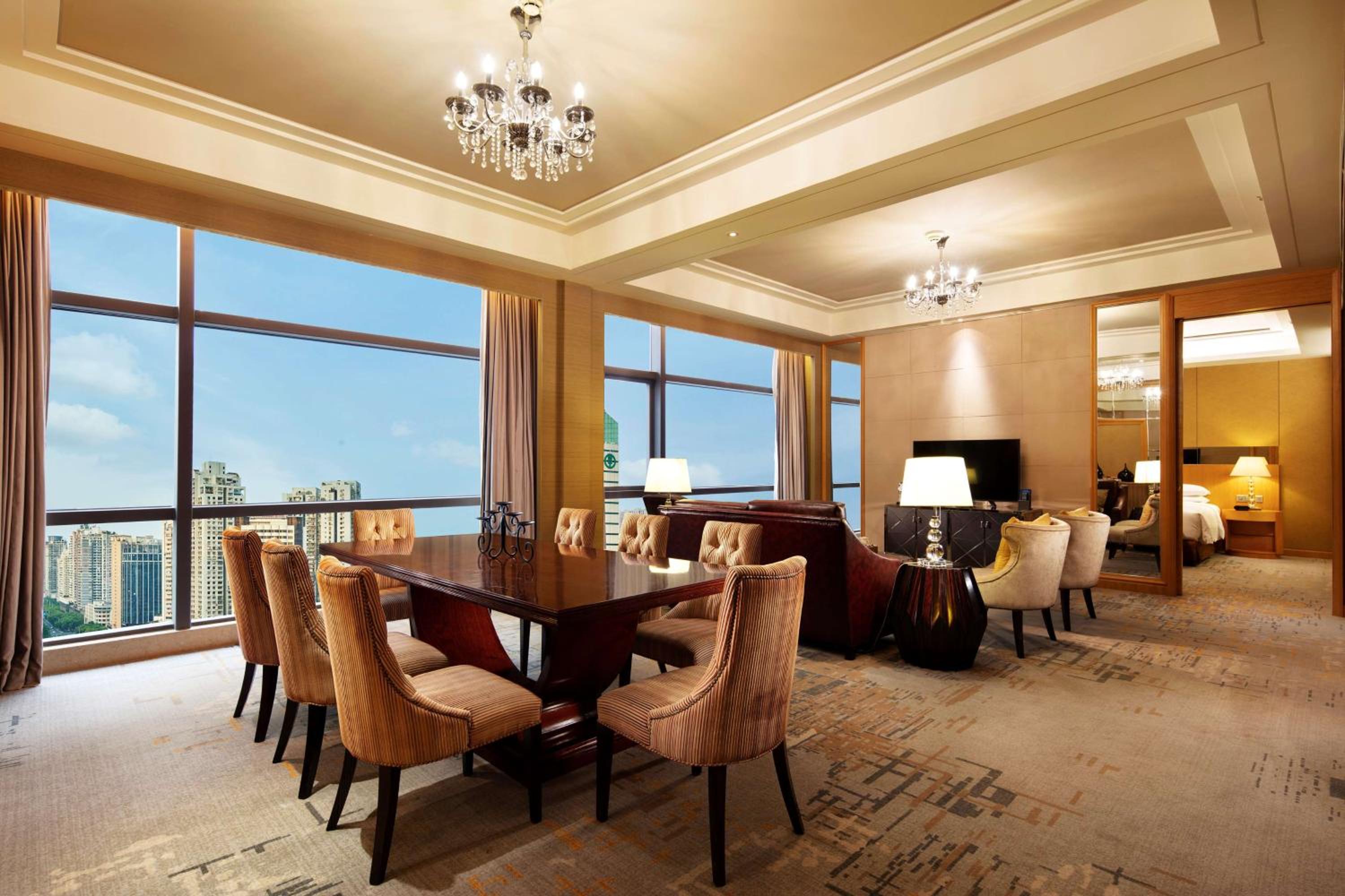 One-Bedroom Executive King Suite - Photo 3