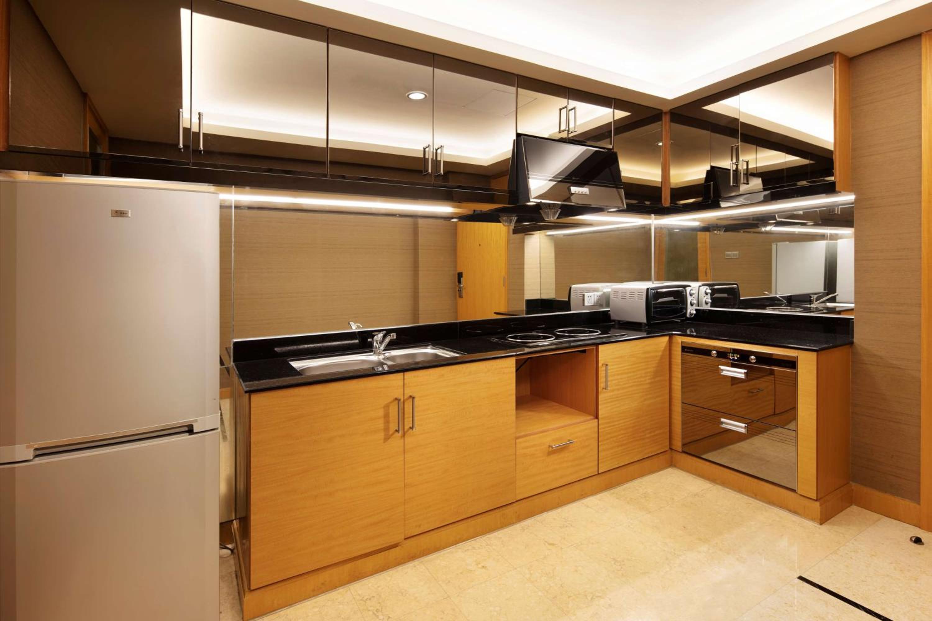 One-Bedroom Executive King Suite - Photo 4