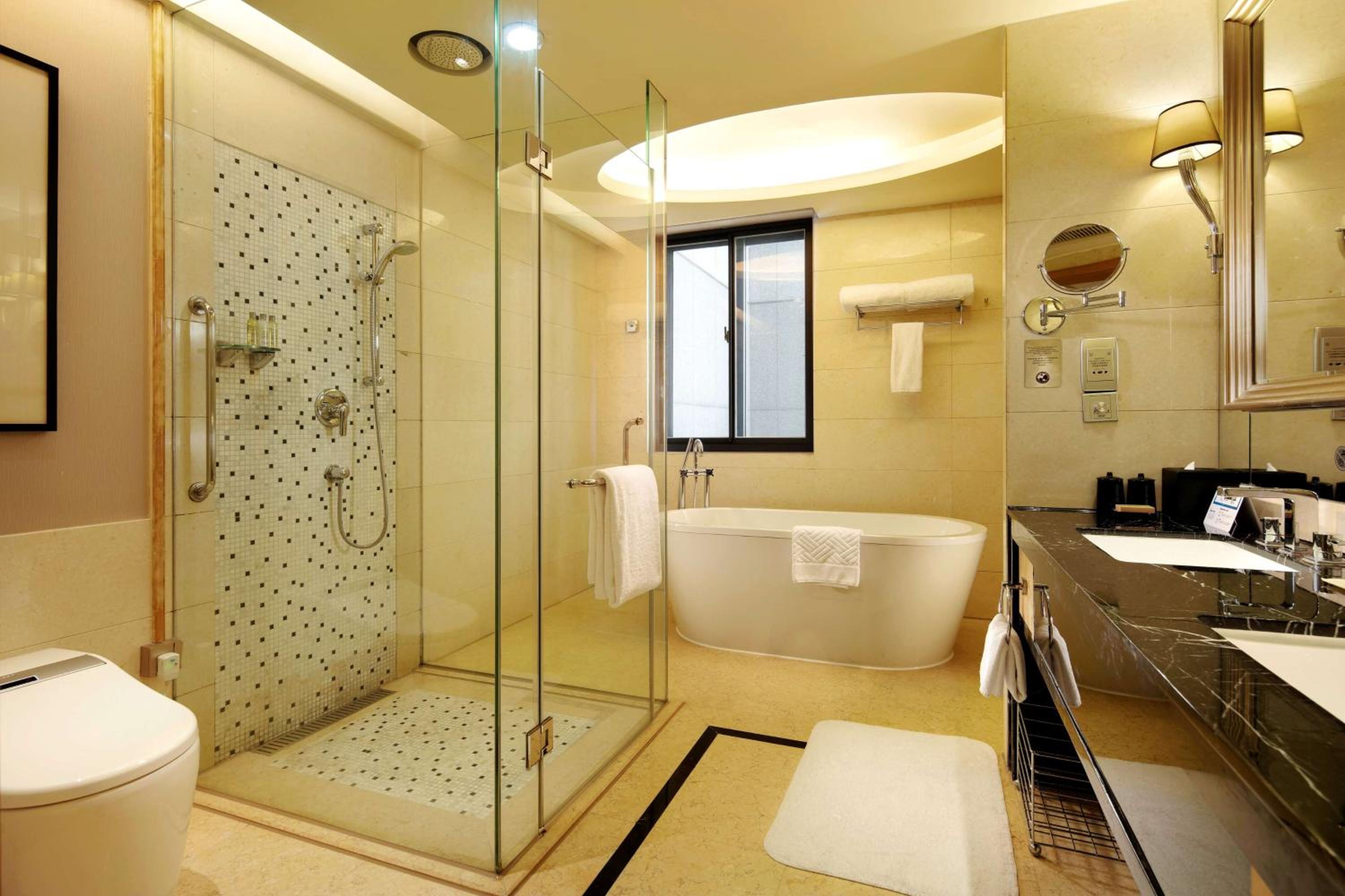 Executive King Room - Photo 4