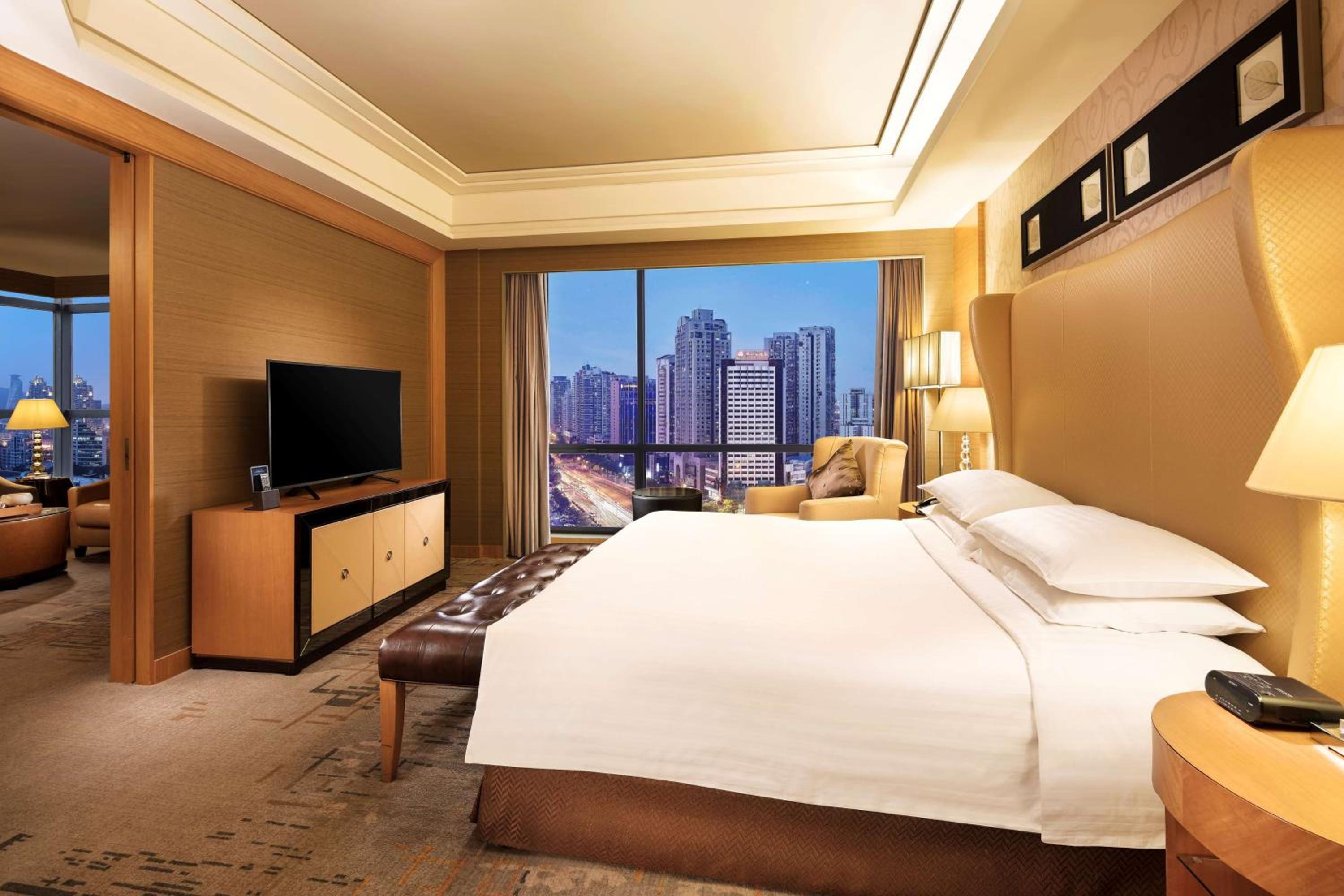 Junior King Suite - Photo 1