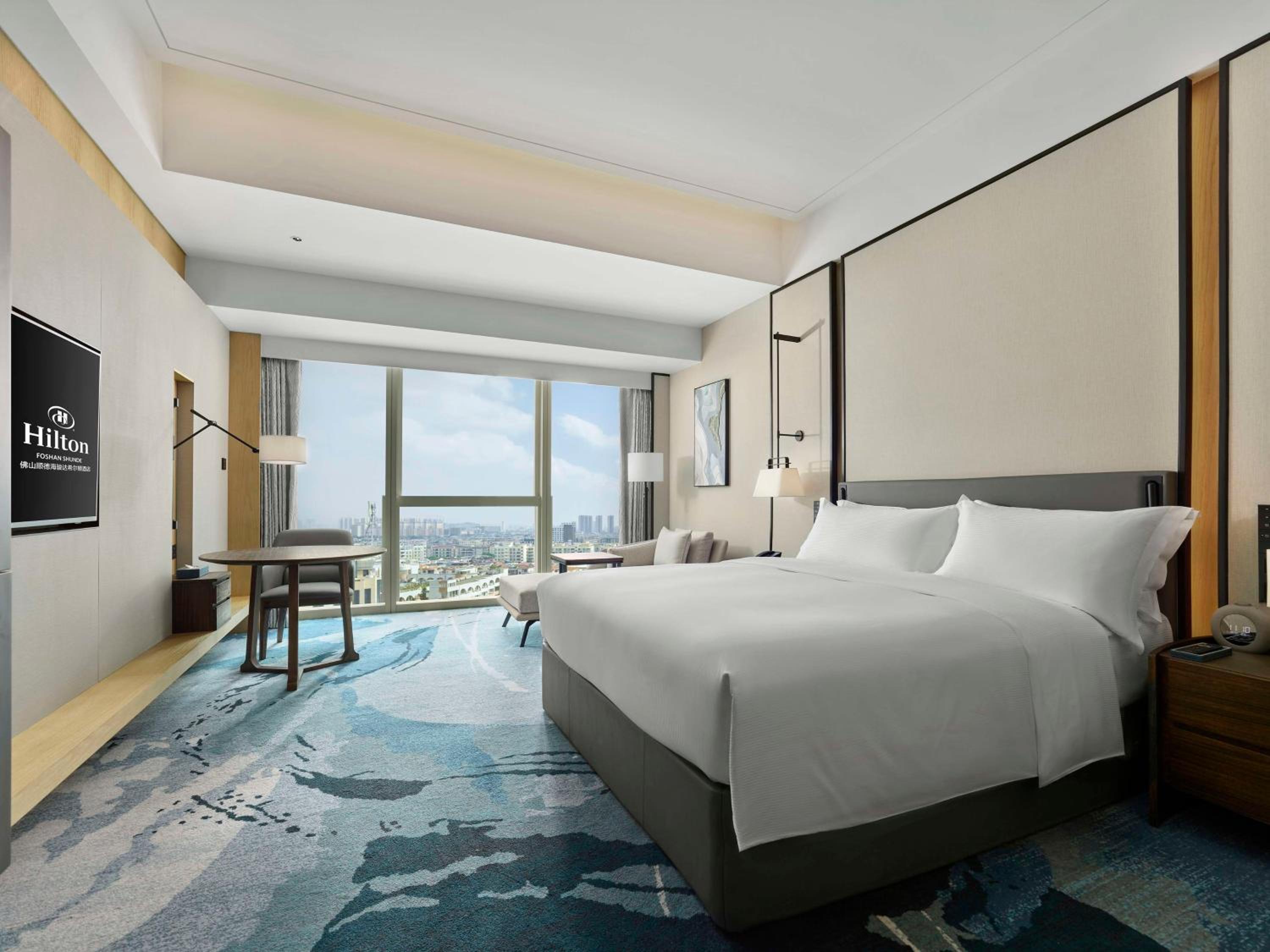King Room - Mobility Accessible  - Photo 2