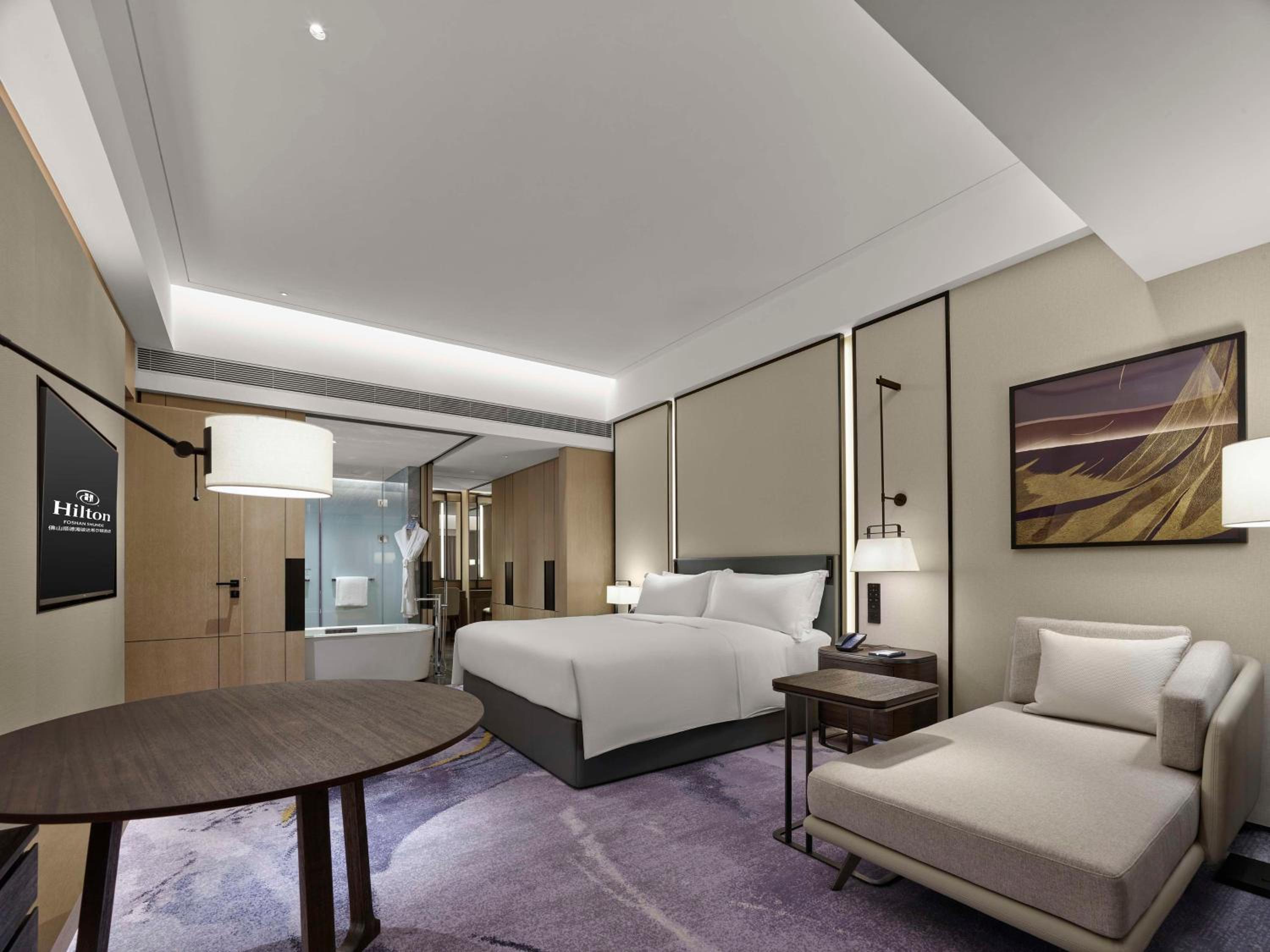 Premier King Suite - Photo 3