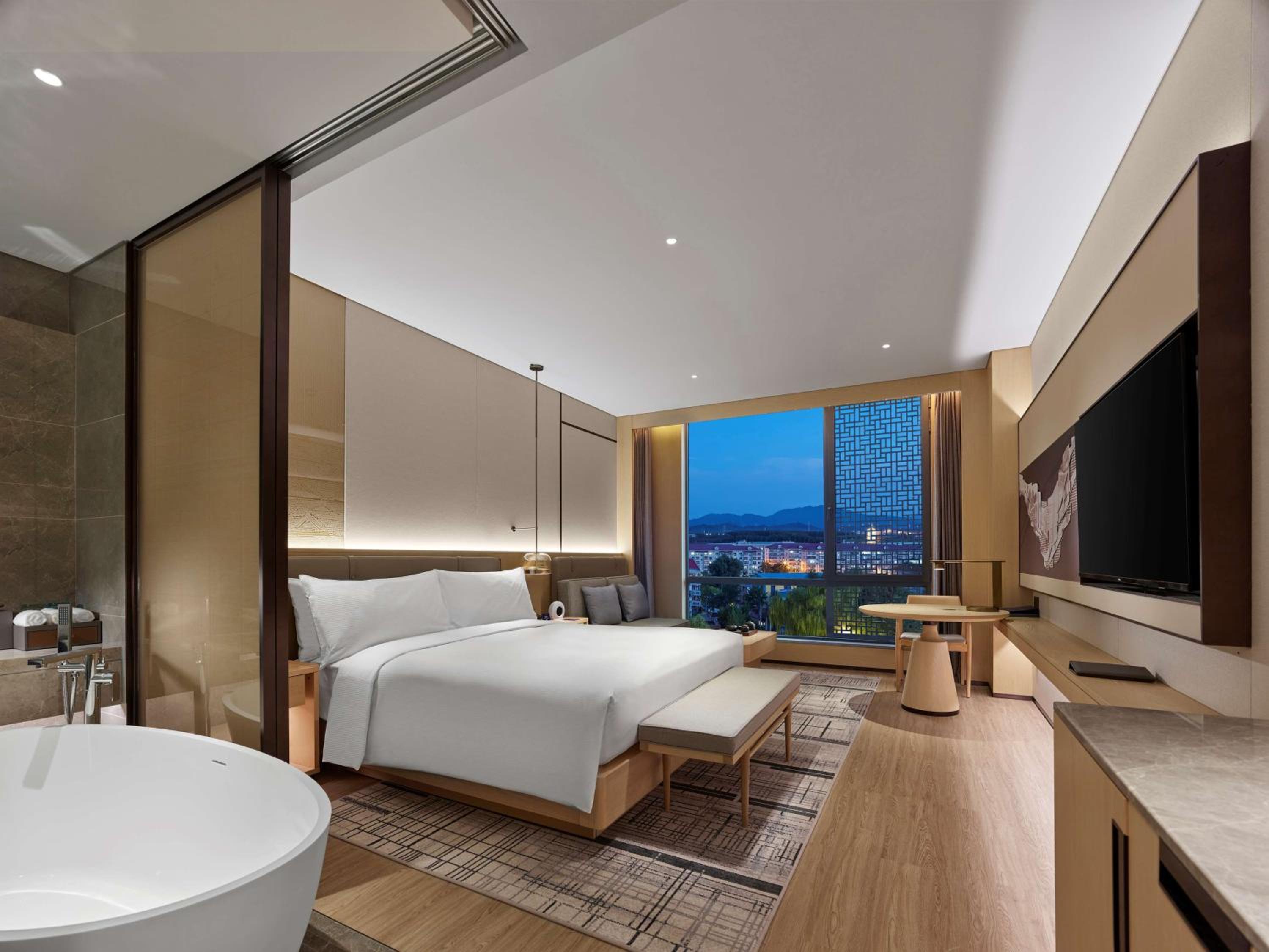 Executive King Room - Photo 3