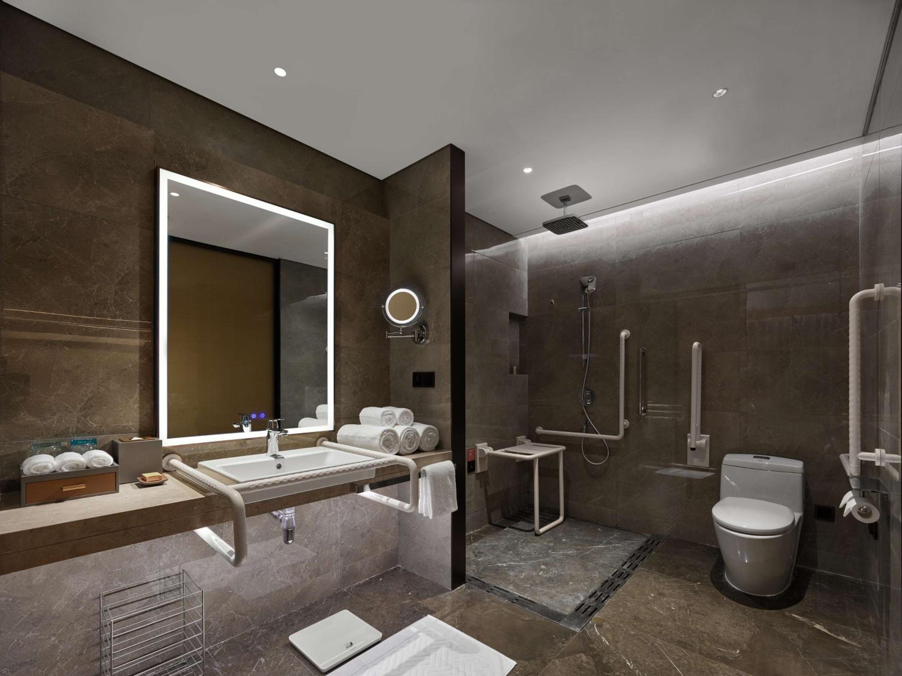 King Room - Mobility Accessible