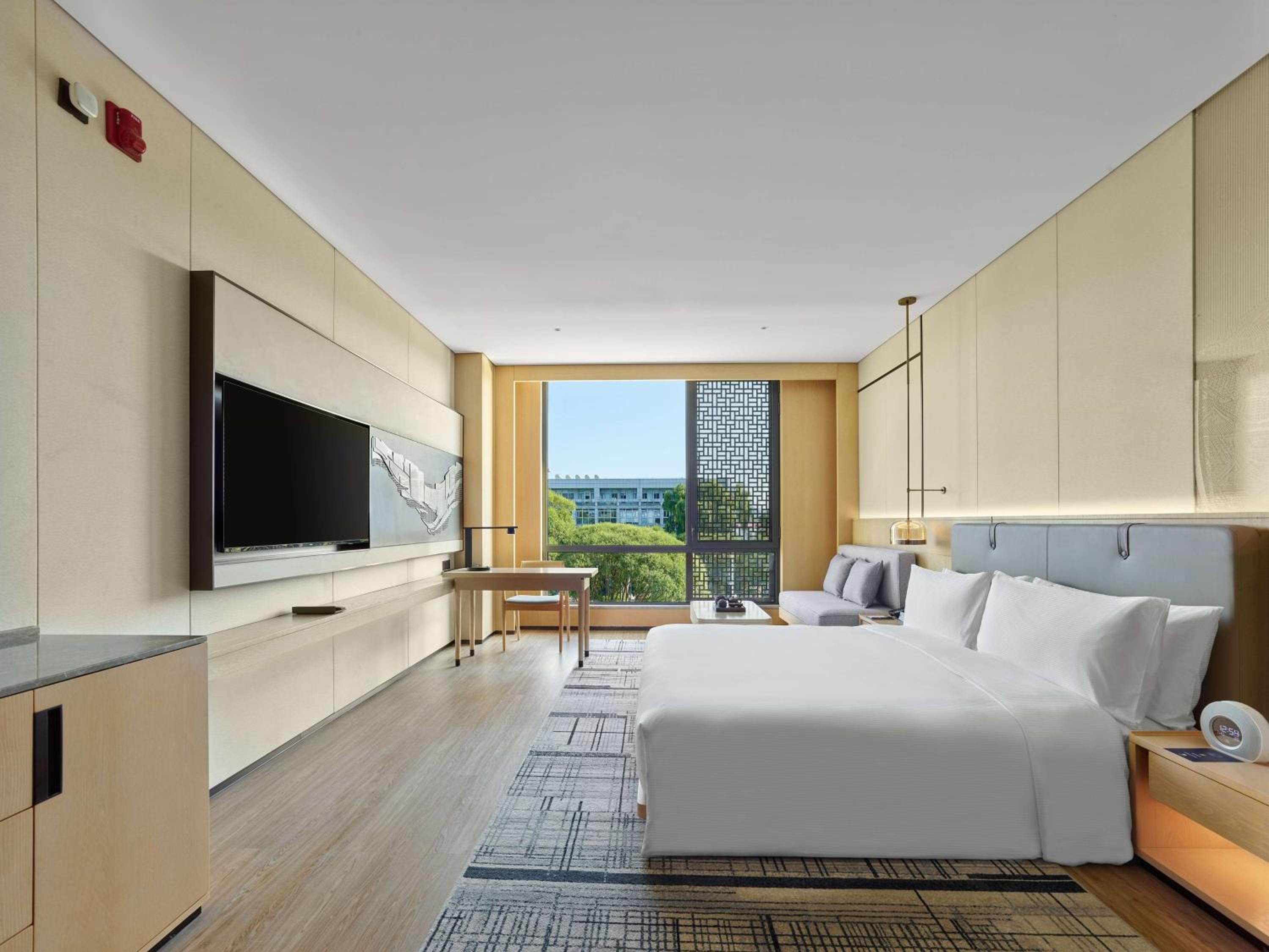 King Room - Mobility Accessible  photo 3