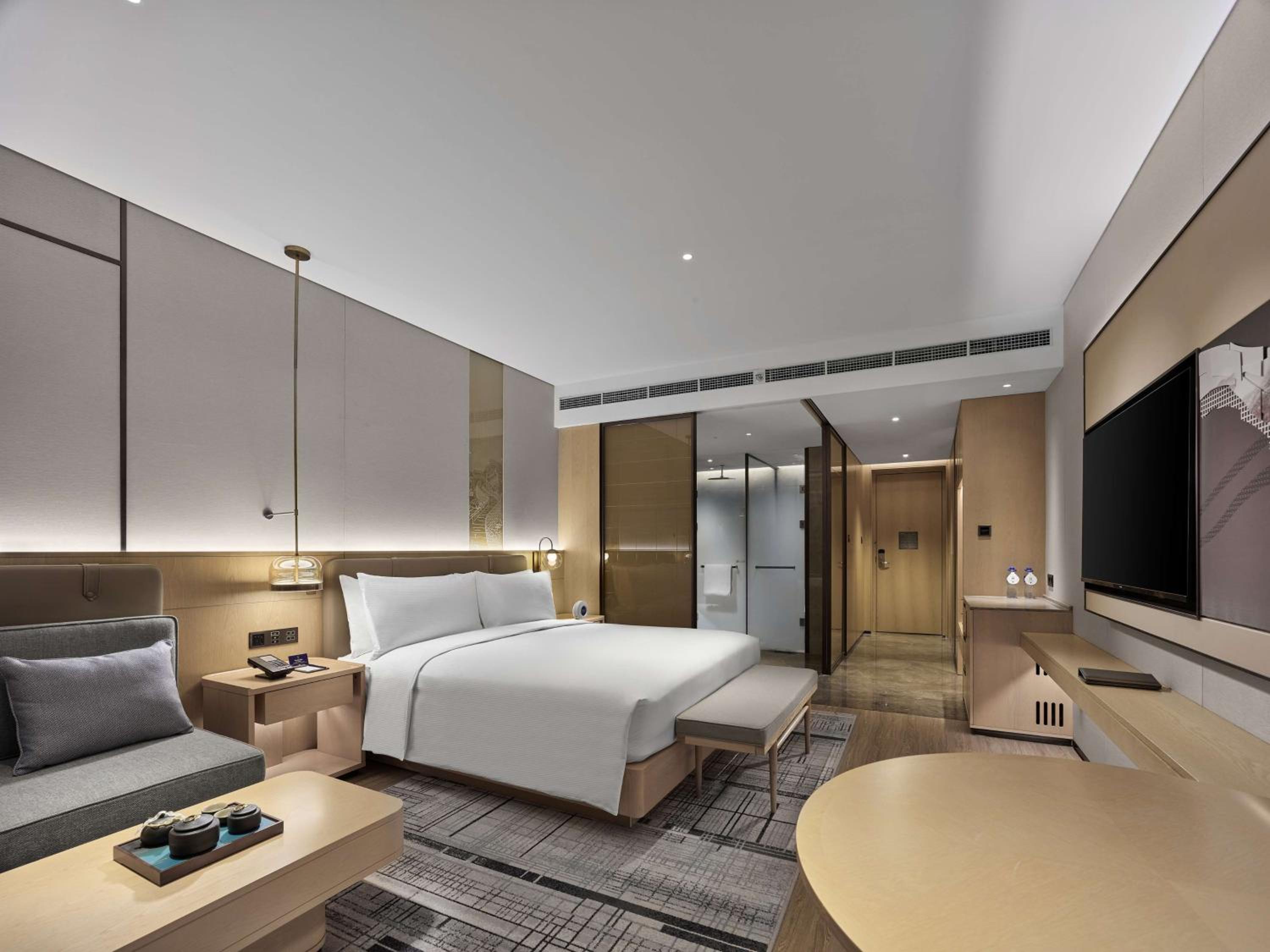 King Guest Room - Photo 3