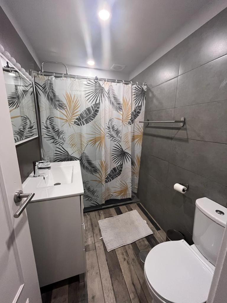 Four-Bedroom House photo 2