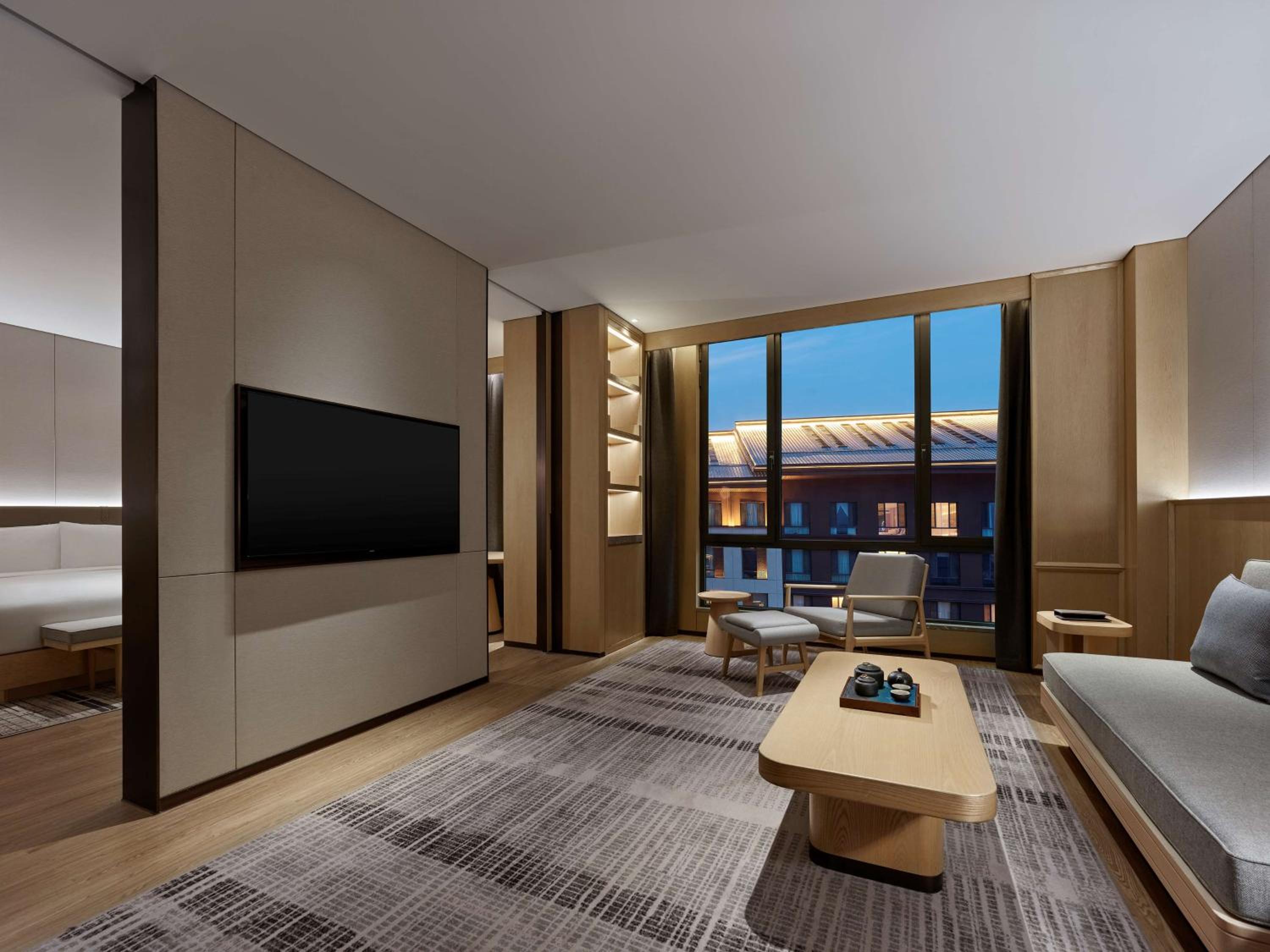 One-Bedroom King Suite - Photo 4